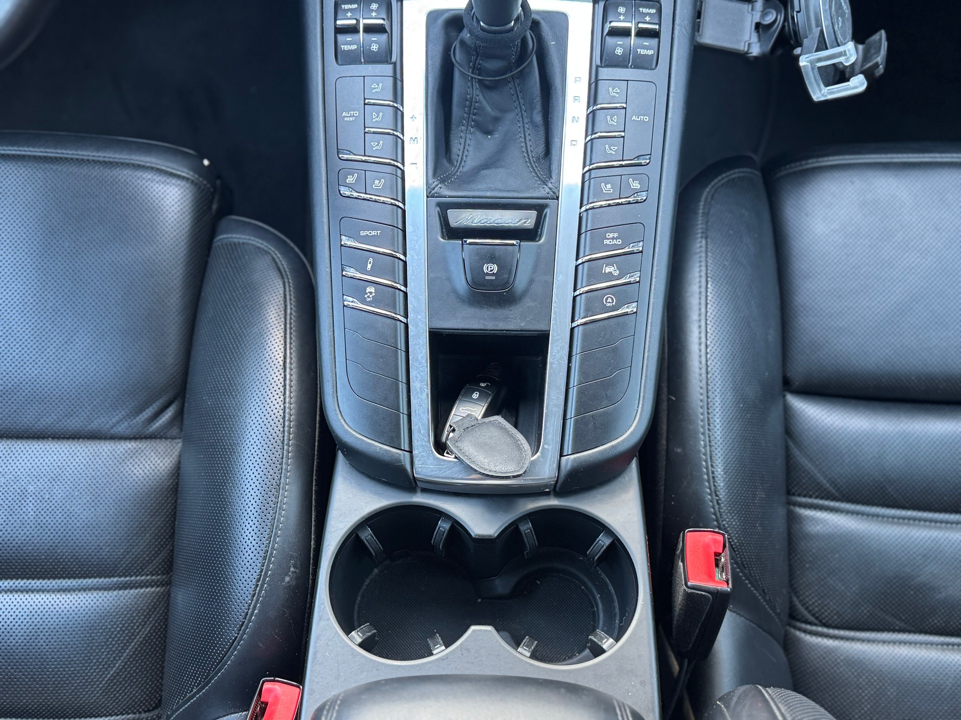 PORSCHE Macan Turbo PDK-image-13