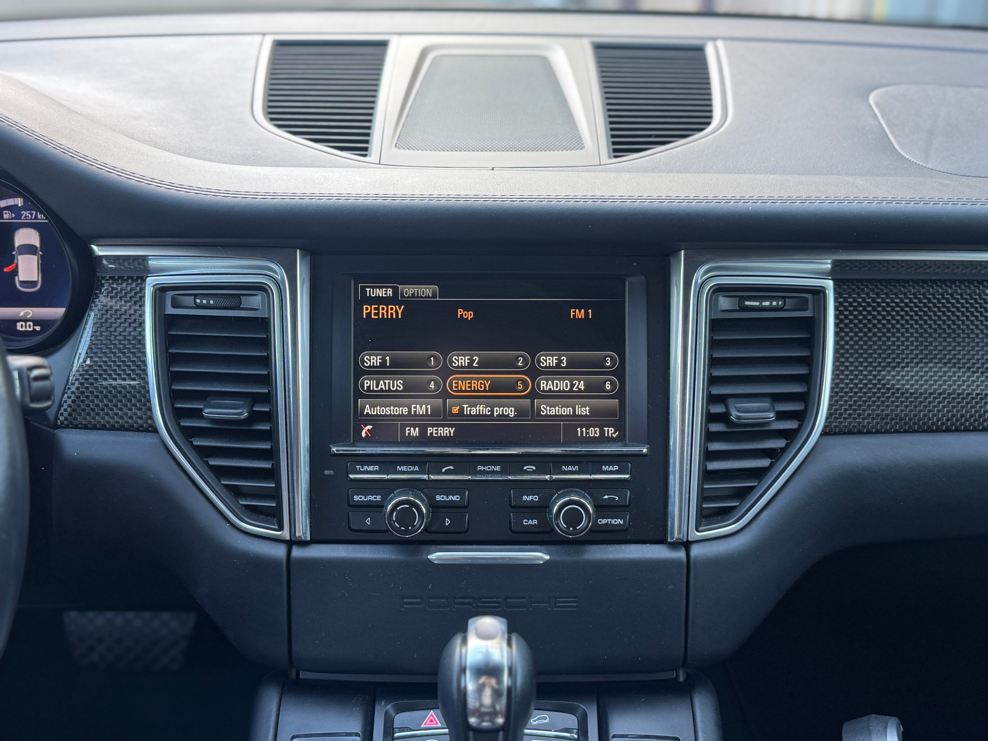 PORSCHE Macan Turbo PDK-image-11