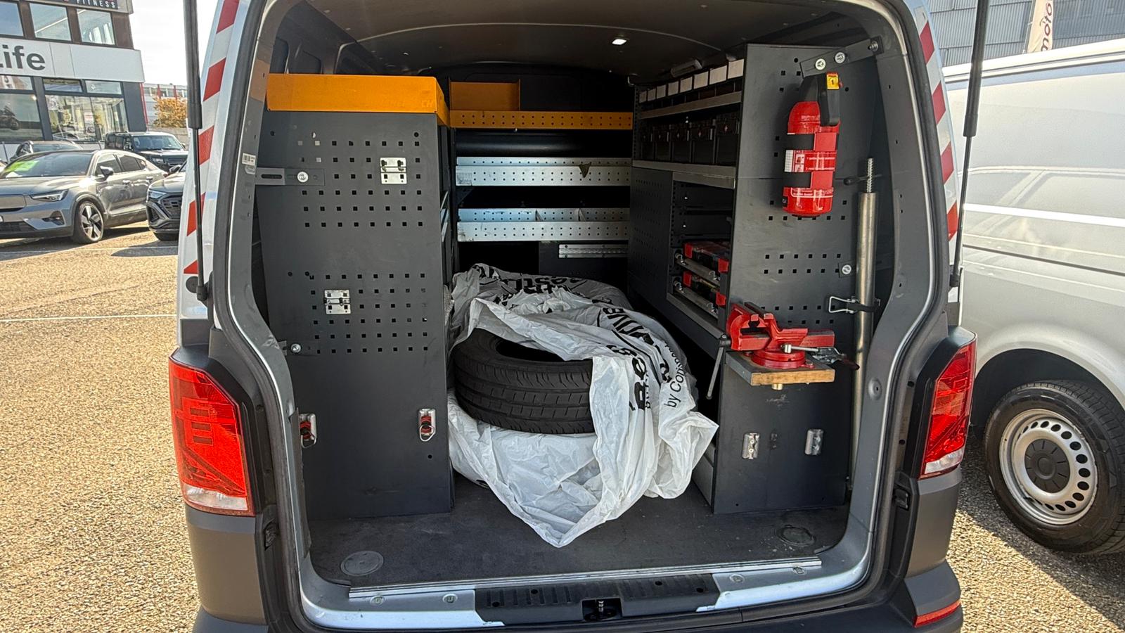 VW T6.1 2.0 TDI TDI EINBAU-SCHRÄNKE 3200 KG!!!-image-24