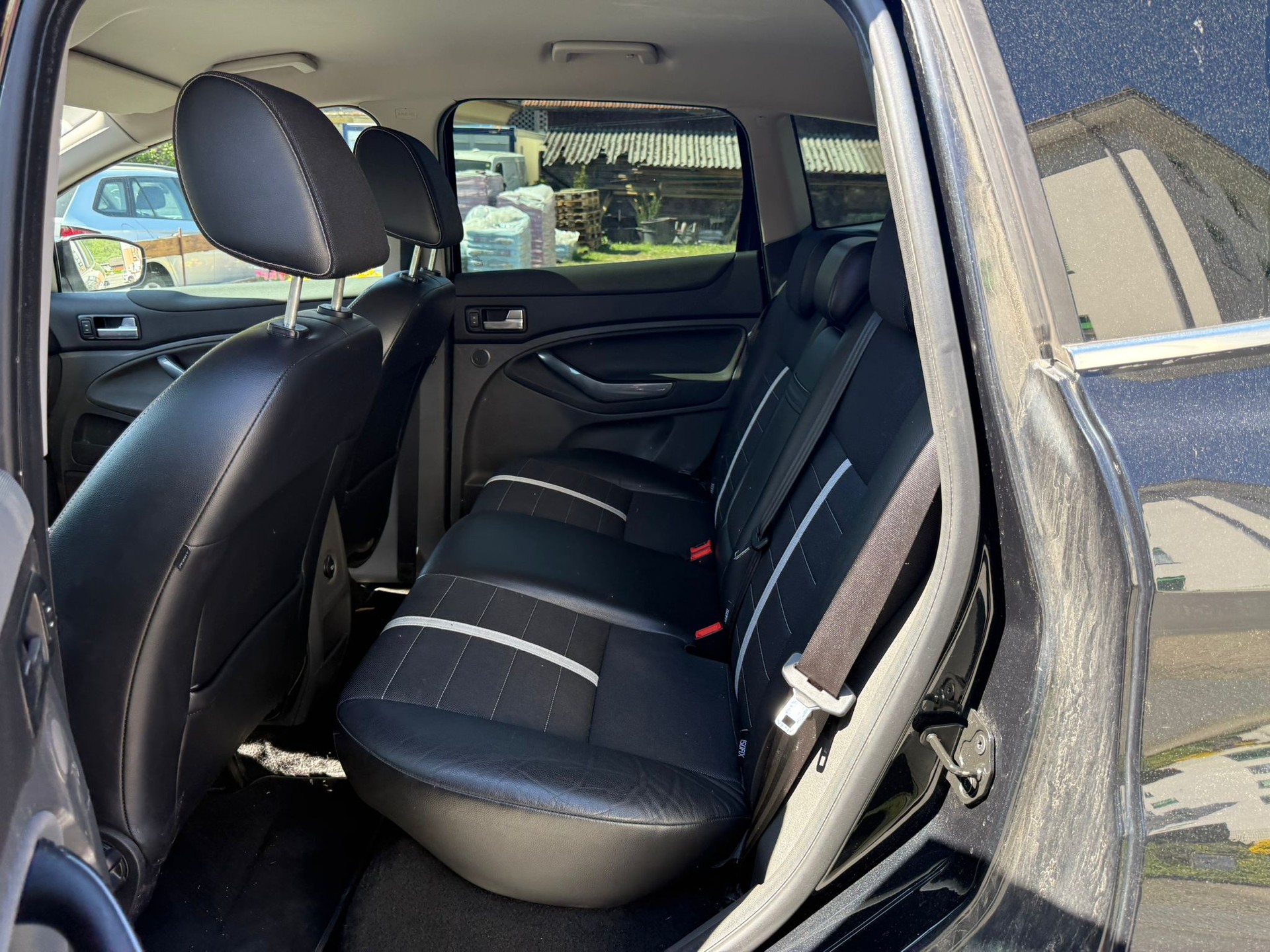 FORD Kuga 2.0 TDCi Titanium 4WD PowerShift-image-4