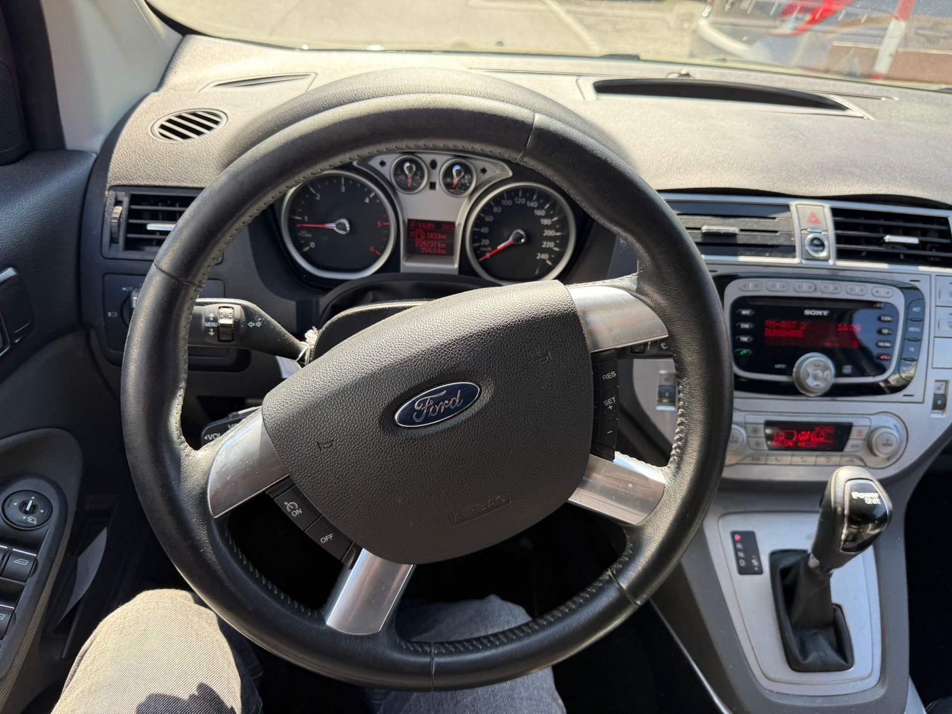 FORD Kuga 2.0 TDCi Titanium 4WD PowerShift-image-9