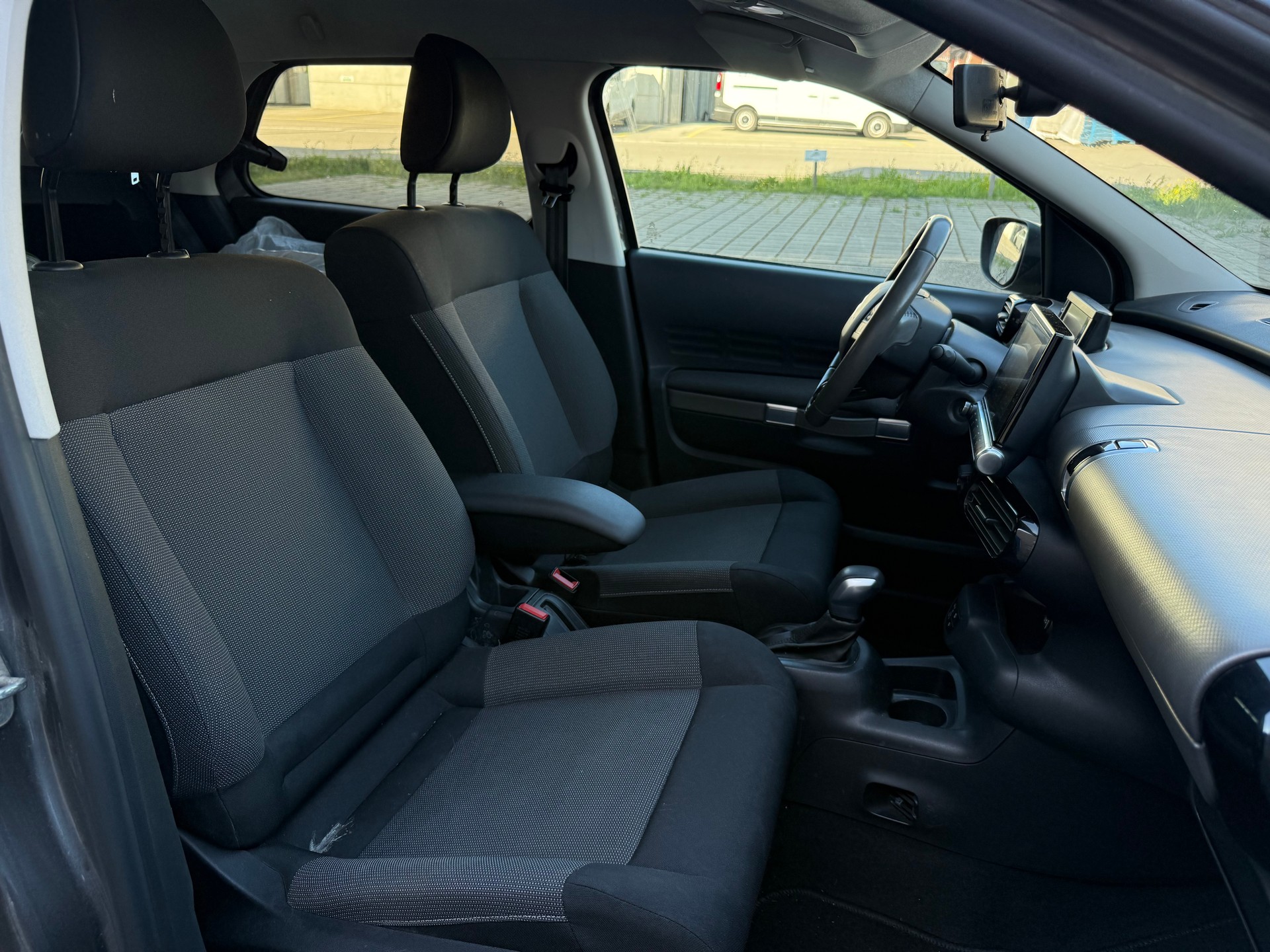 CITROEN C4 Cactus 1.2 e-THP Shine EAT6-image-13