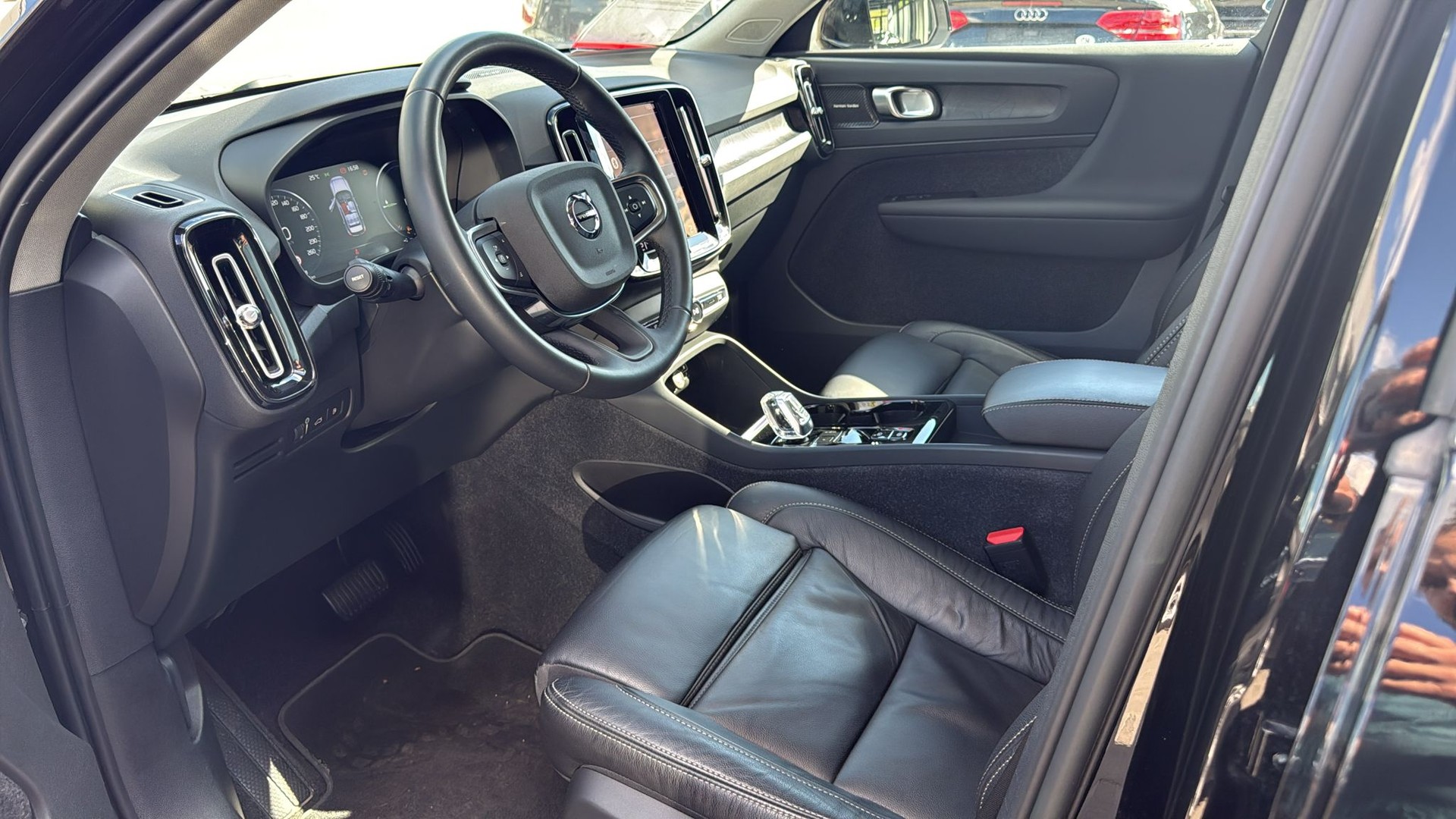 VOLVO XC40 T5 PHEV Ultimate Bright DCT-image-18