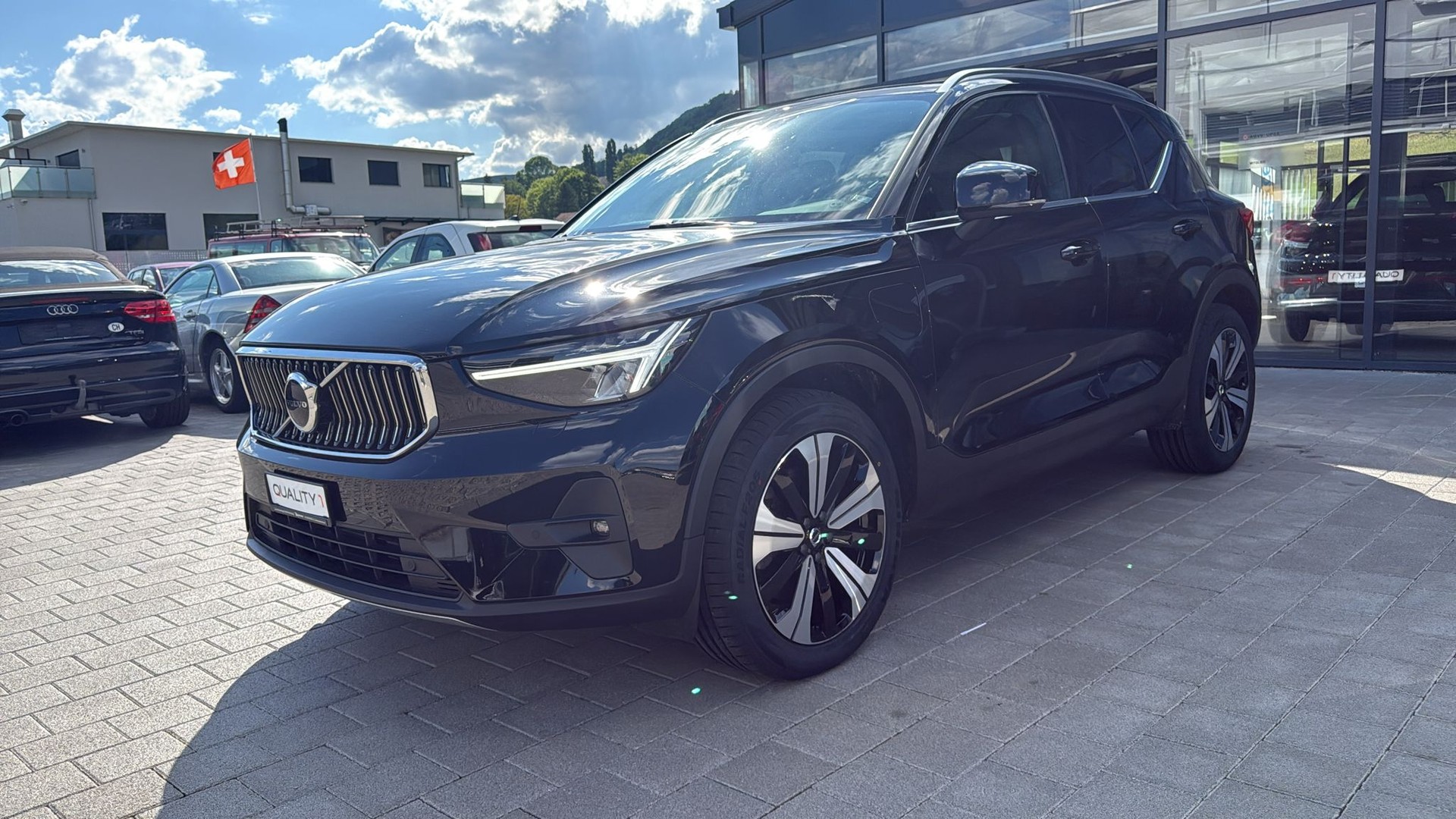 VOLVO XC40 T5 PHEV Ultimate Bright DCT-showroom-element-1