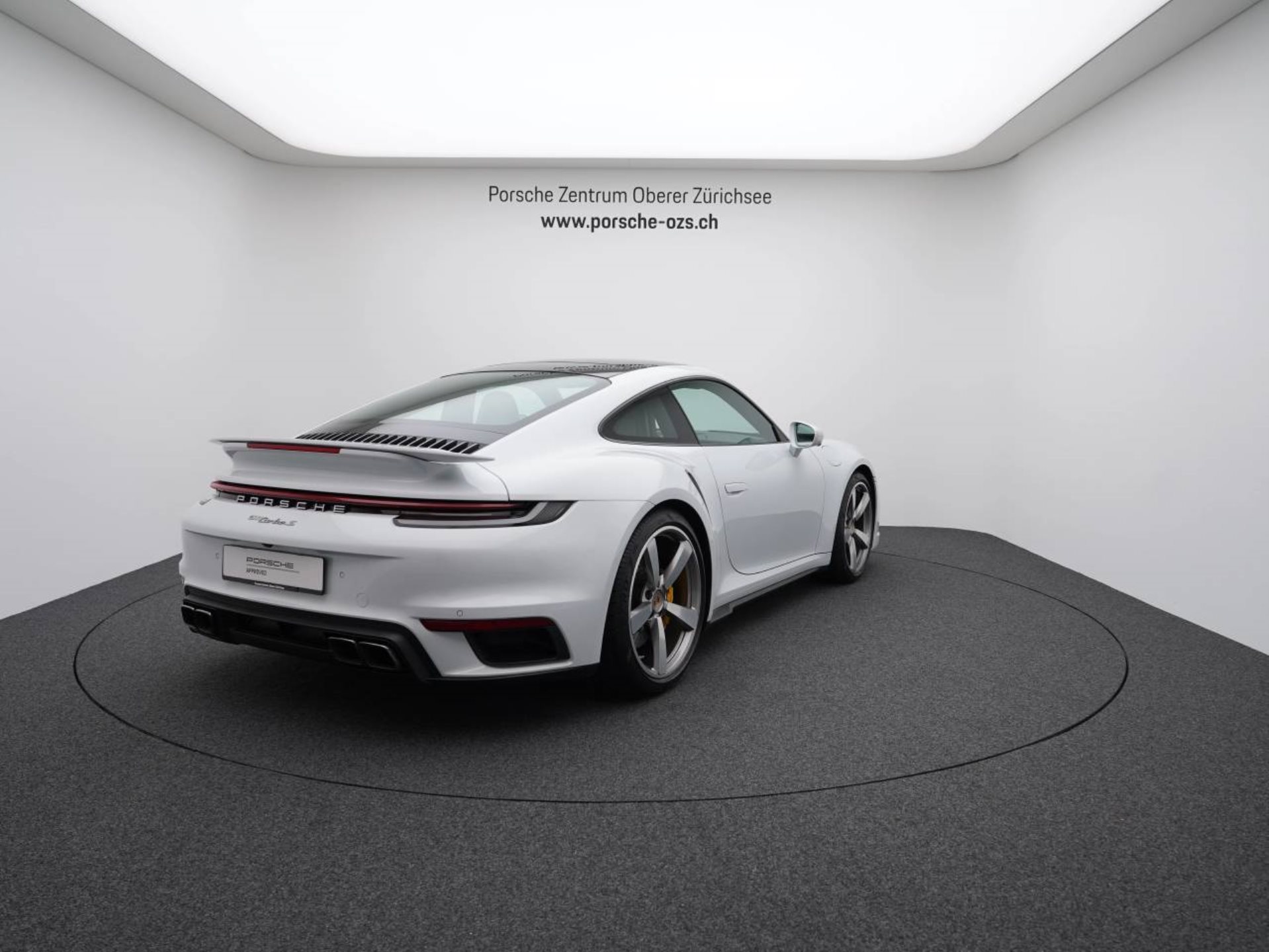 PORSCHE 911 Turbo S-image-6