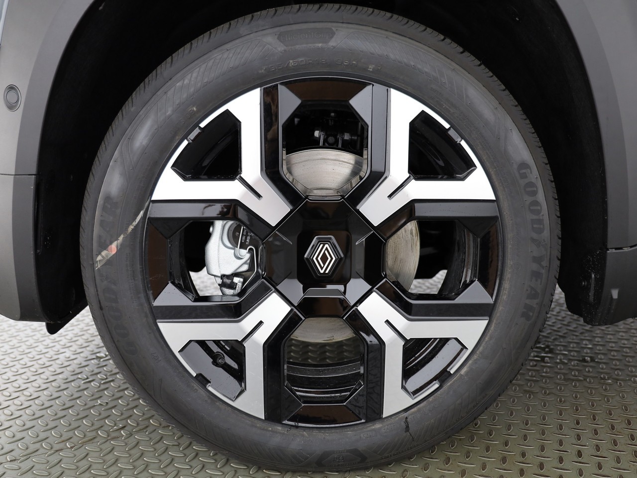RENAULT R4 E-Tech Comfort Range techno-image-3