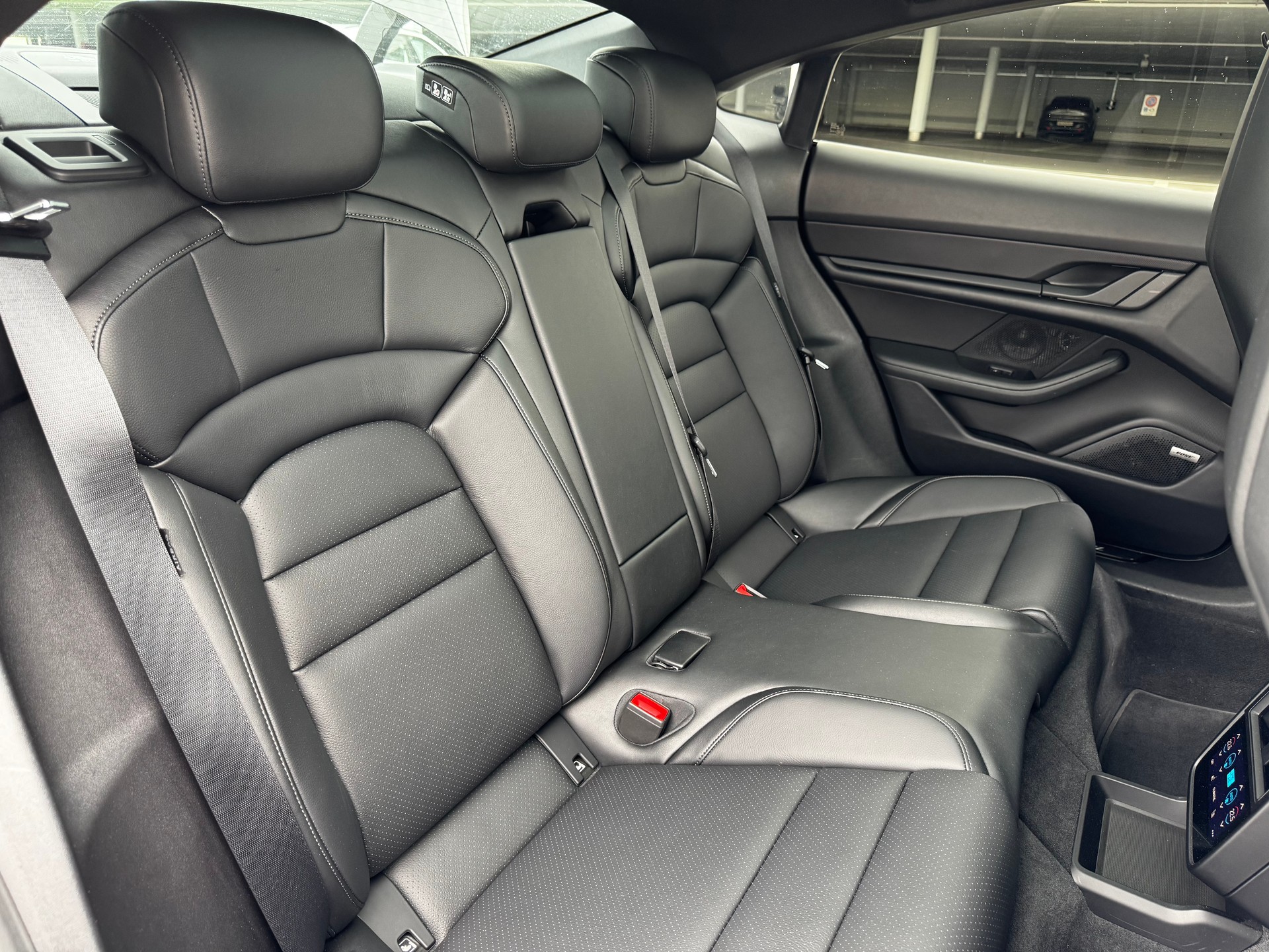 PORSCHE TAYCAN-image-10