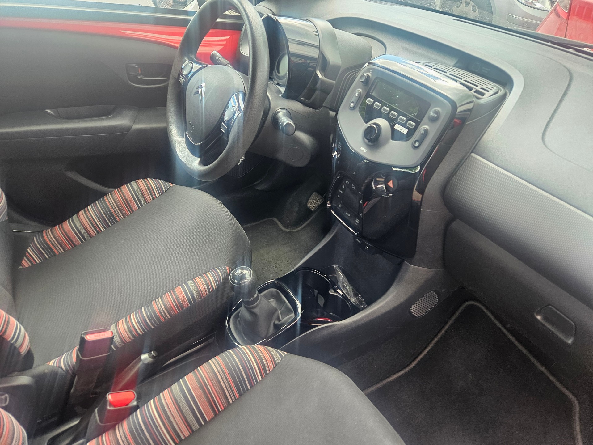CITROEN C1 1.0 VTi Shine Stop&Start-image-12