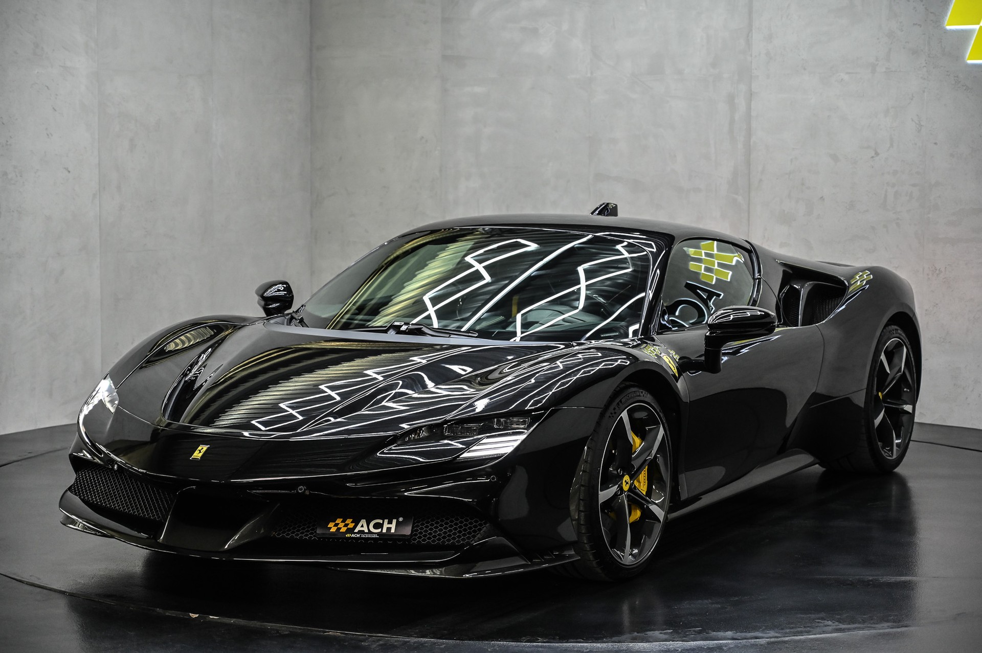 FERRARI SF90 Stradale-showroom-element-2