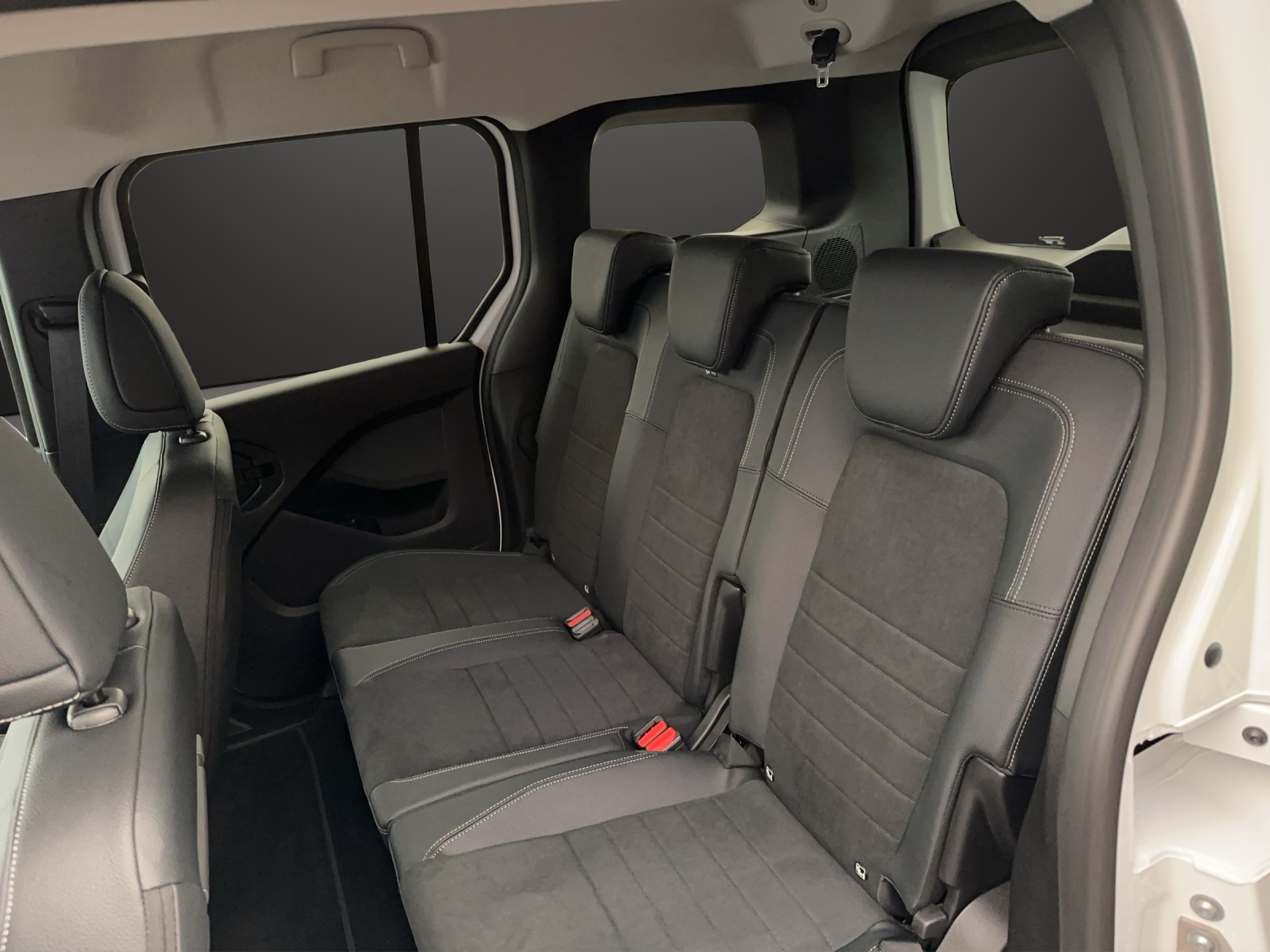 MERCEDES-BENZ EQT Standard 2716mm S-image-10