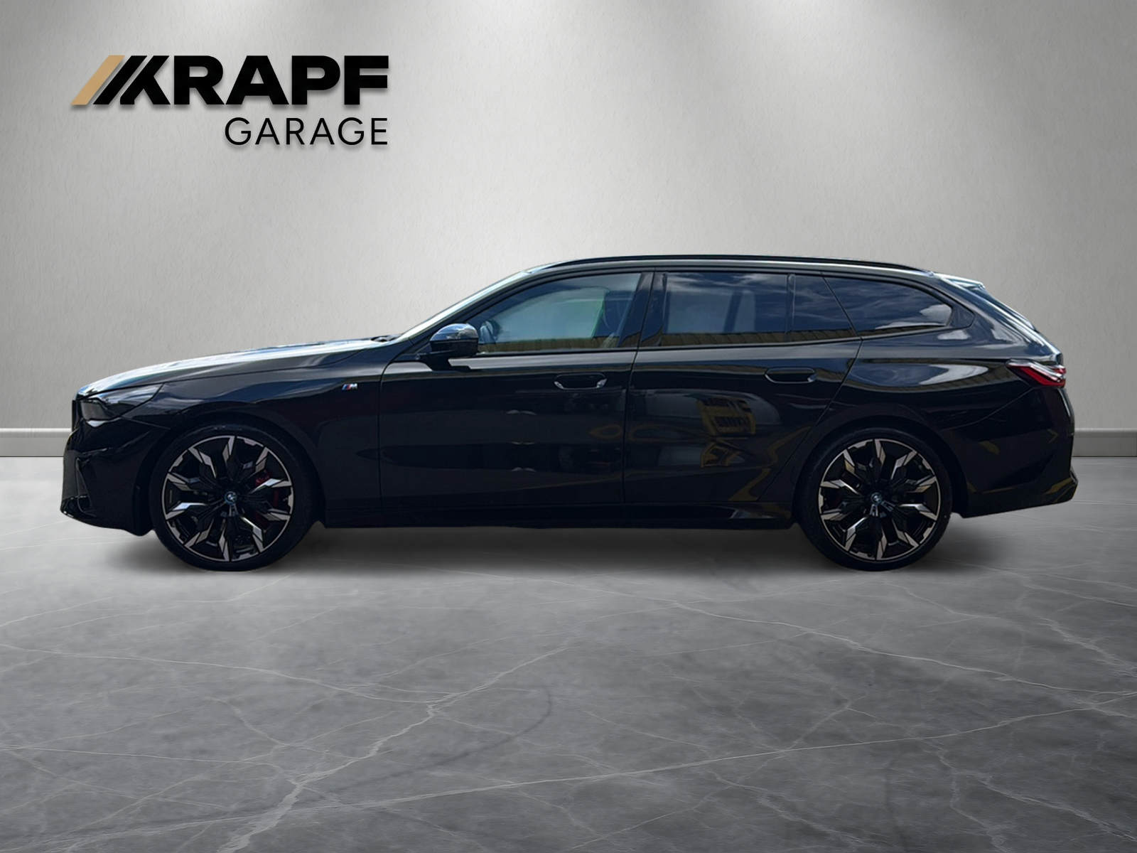 BMW 540d xDrive 48V Touring M Sport Pro Steptronic-showroom-element-1