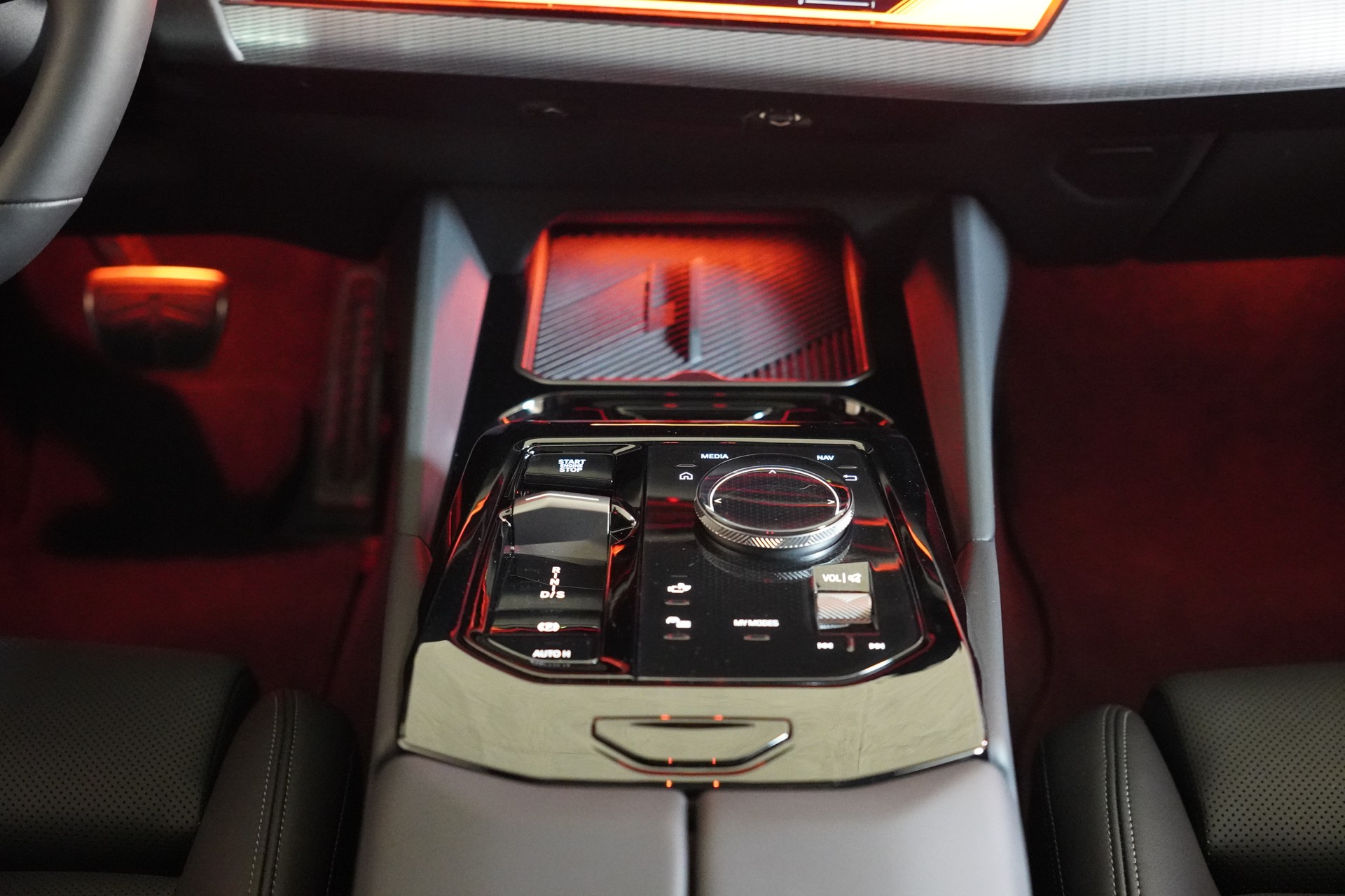 BMW 520d xDrive 48V Touring M Sport Steptronic-image-19