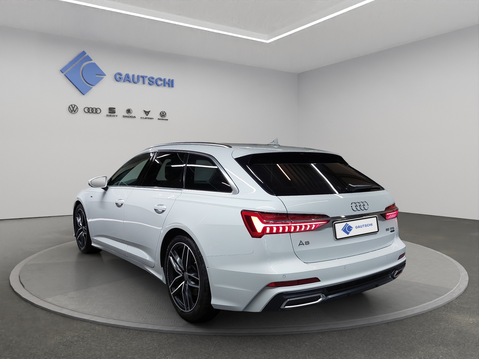 AUDI A6 Avant 55 TFSI quattro S-tronic-image-2