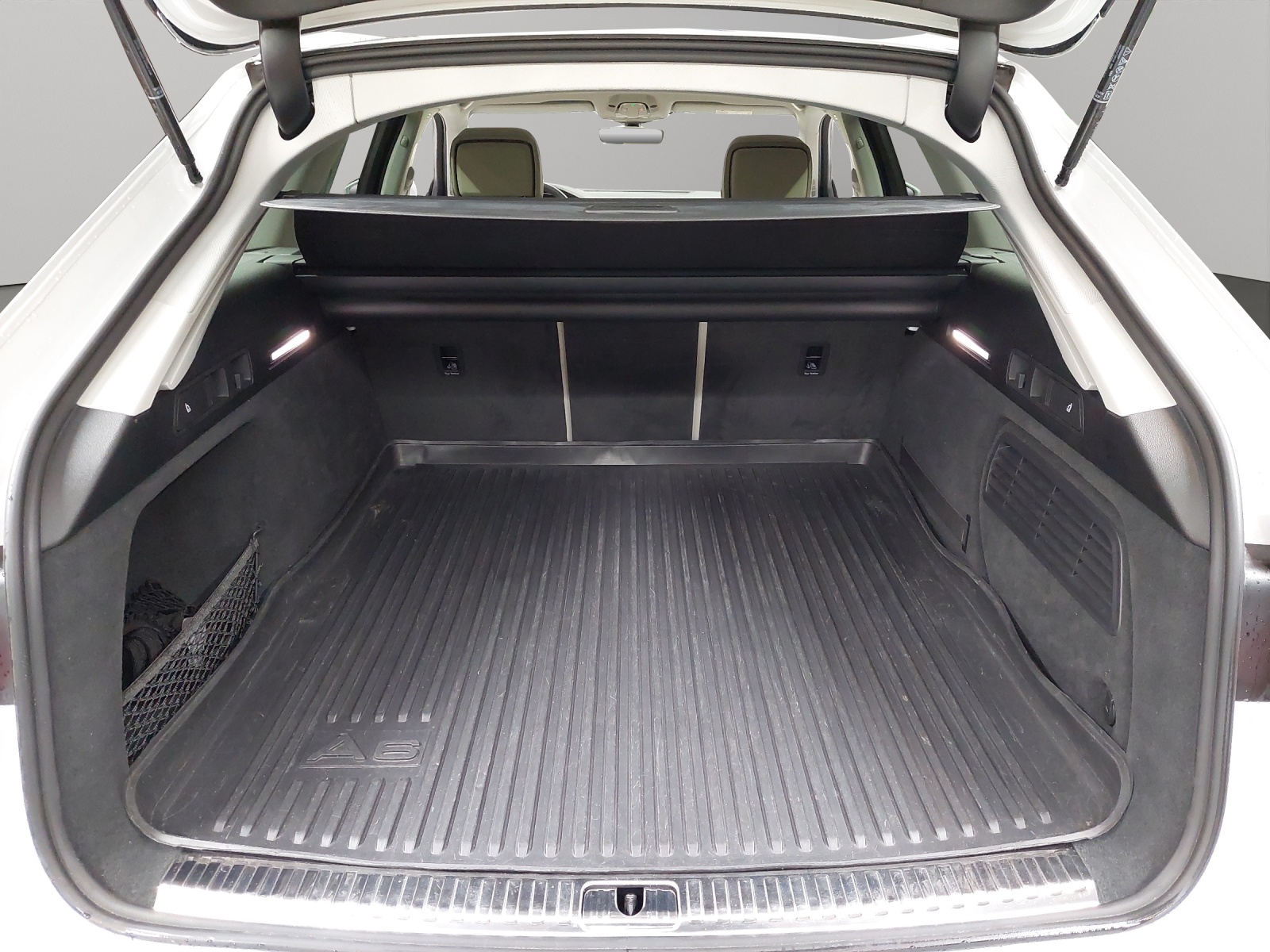 AUDI A6 Avant 55 TFSI quattro S-tronic-image-10