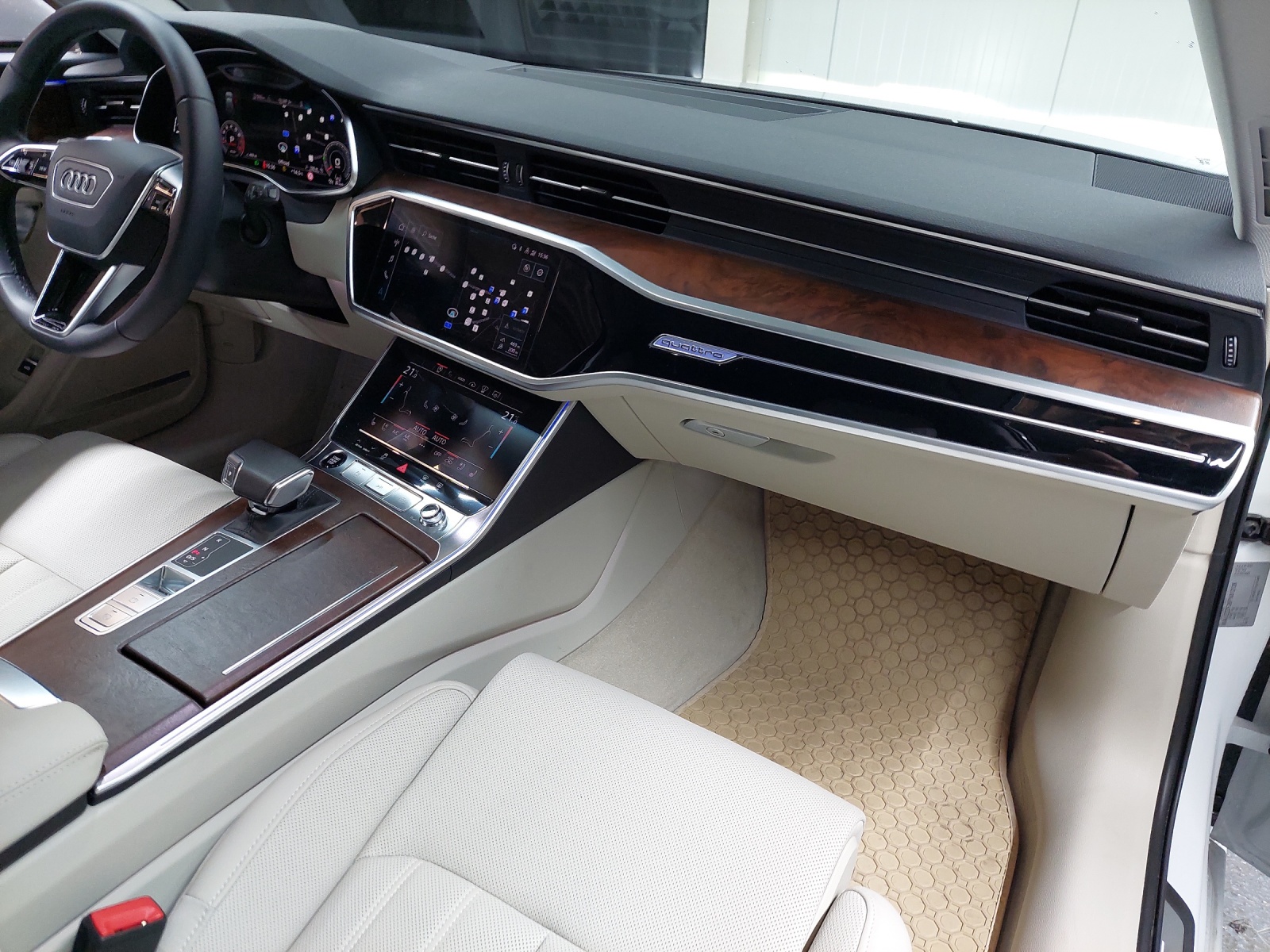 AUDI A6 Avant 55 TFSI quattro S-tronic-image-9