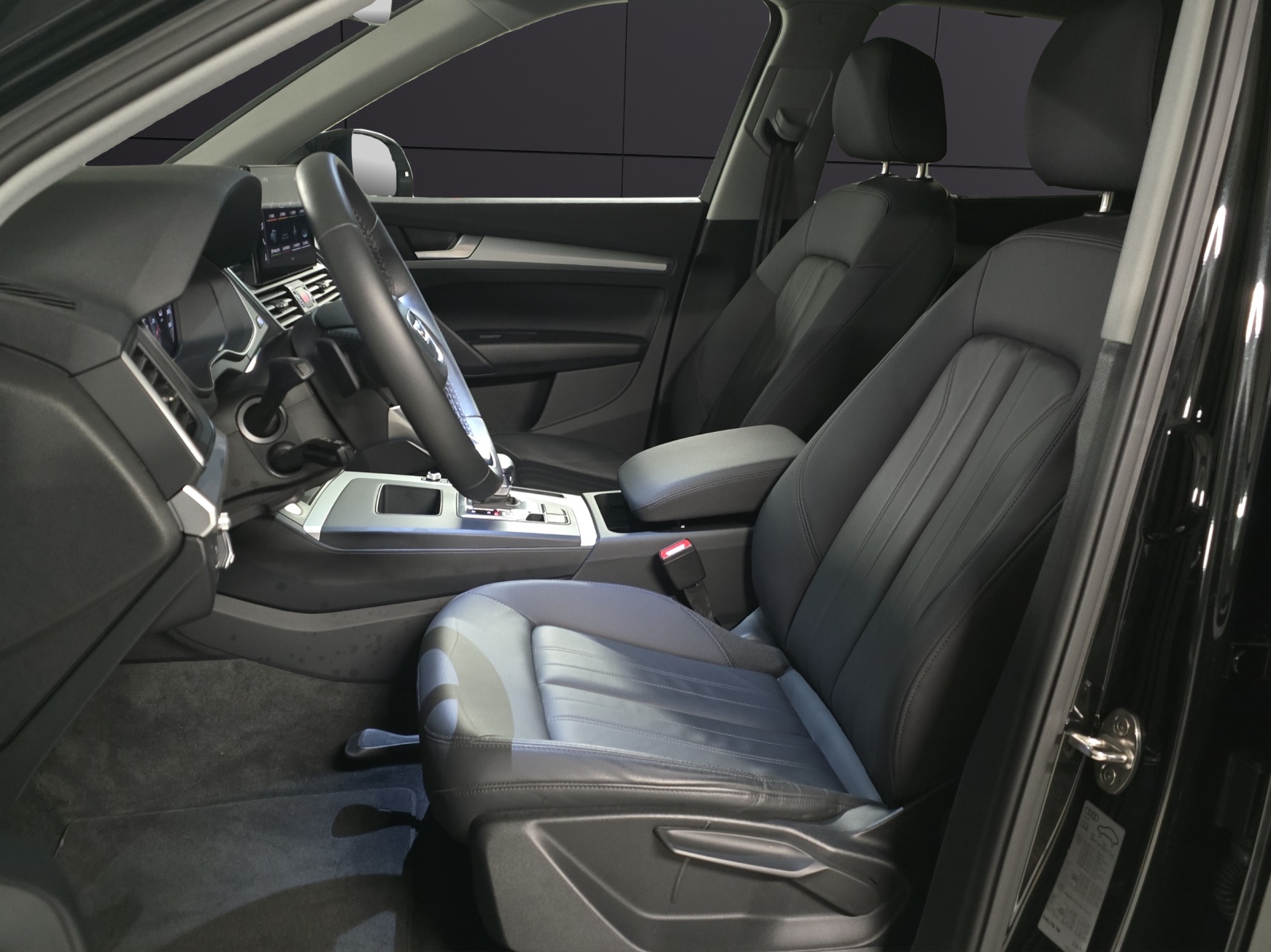 AUDI Q5 45 TFSI S-line quattro S-tronic-image-8