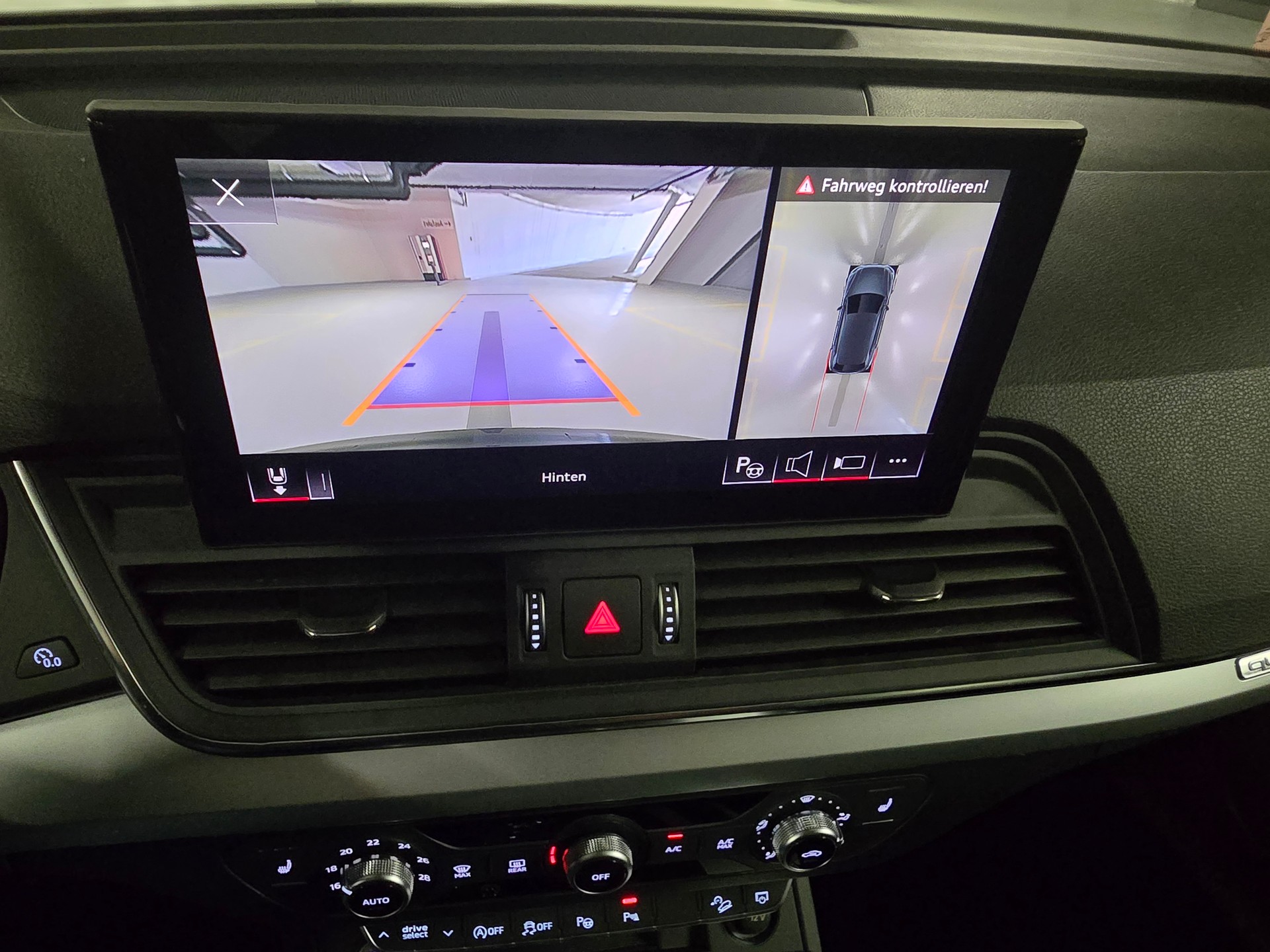AUDI Q5 45 TFSI S-line quattro S-tronic-image-14