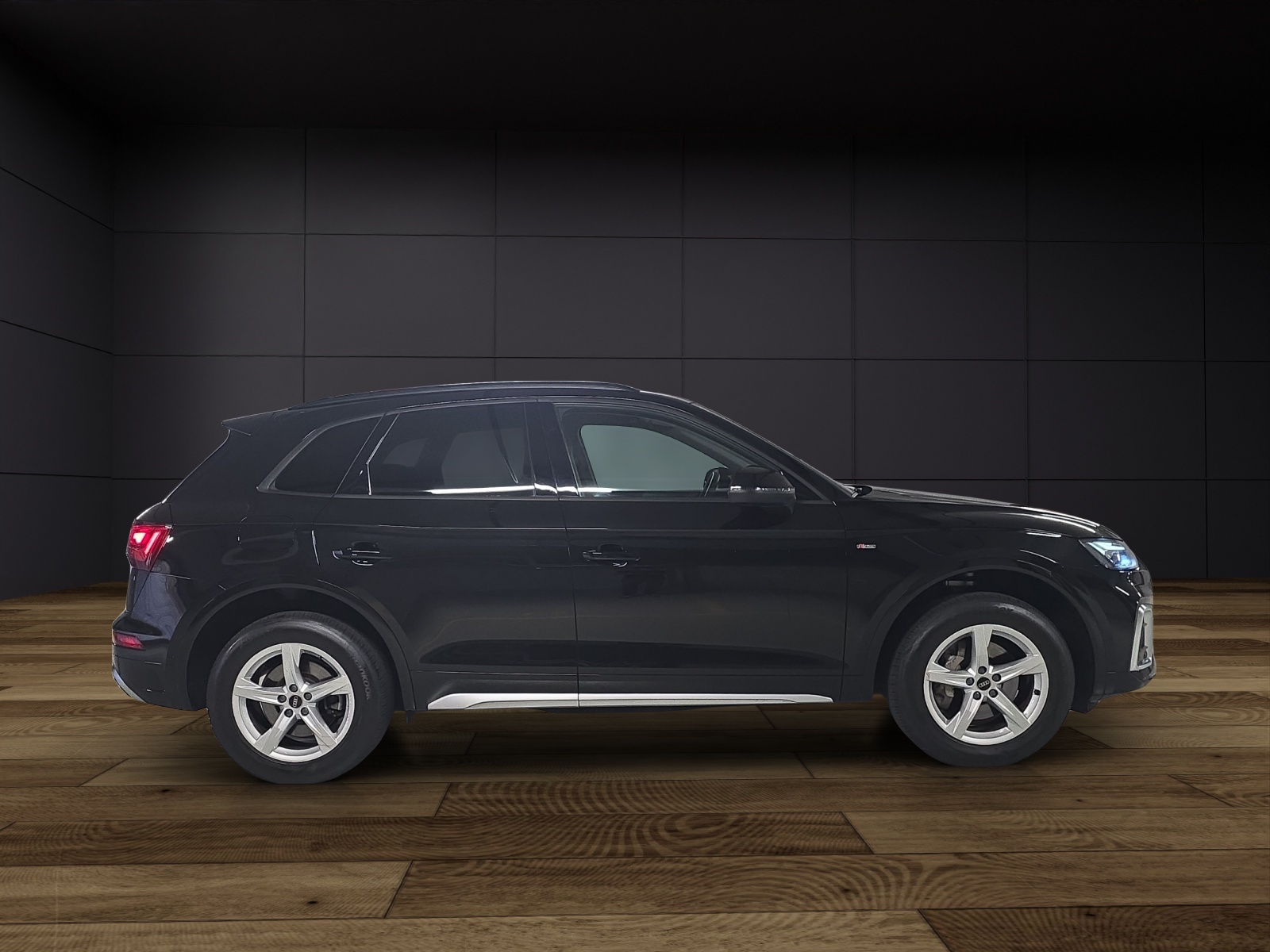 AUDI Q5 45 TFSI S-line quattro S-tronic-image-4