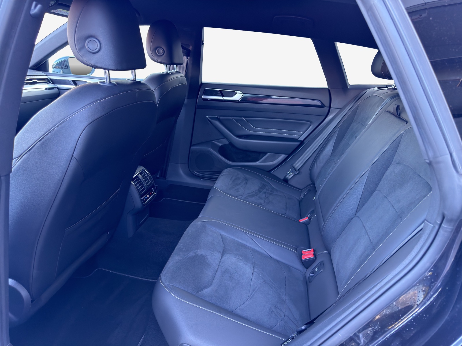 VW Arteon SB 2.0 TDI R-Line 4Motion DSG-image-11