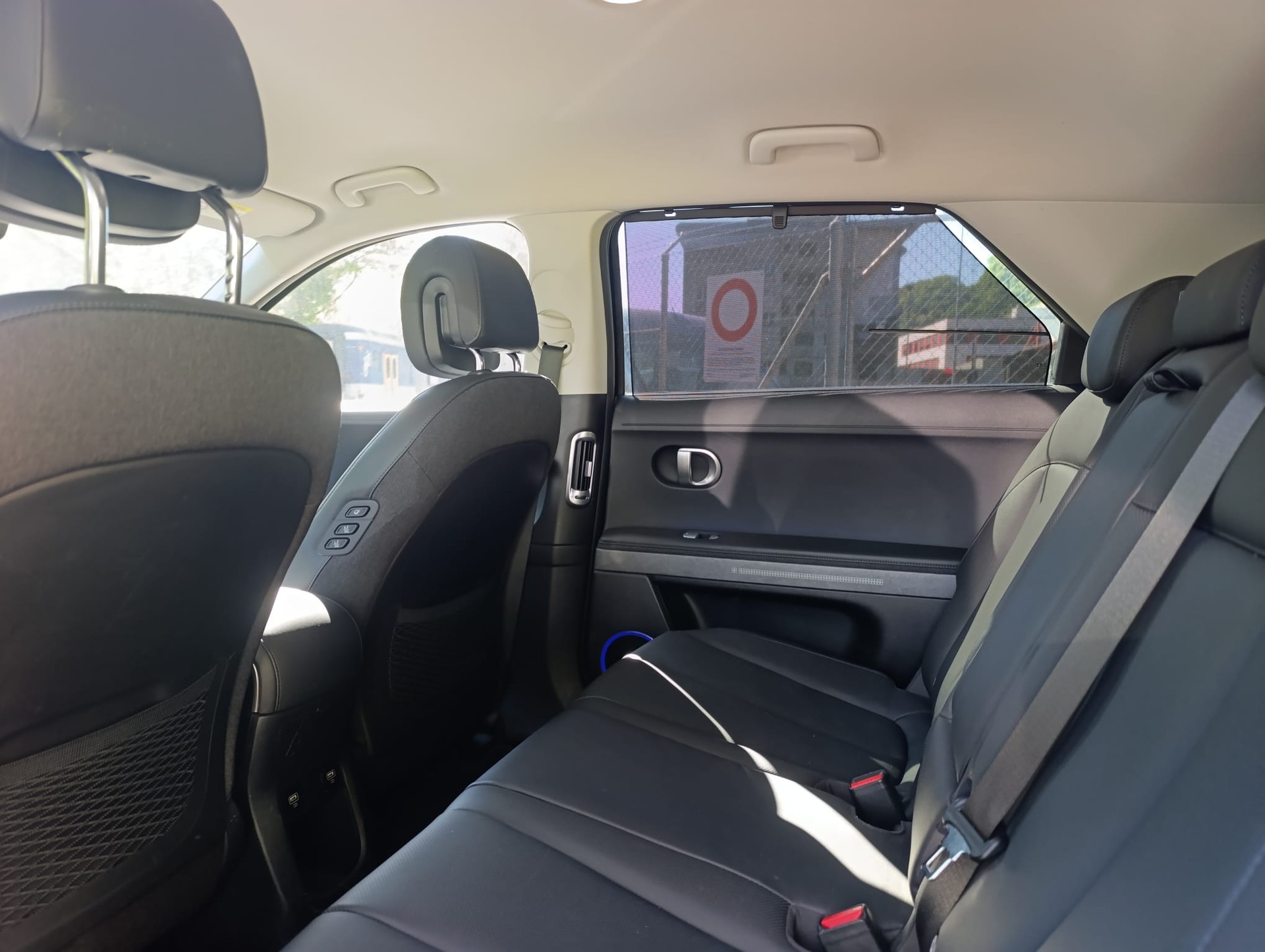 HYUNDAI Ioniq 5 72kWh First Edition 2WD-image-8