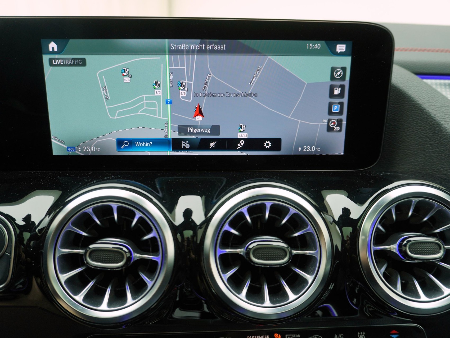 MERCEDES-BENZ EQA 350 Swiss Star AMG Line 4matic-image-25