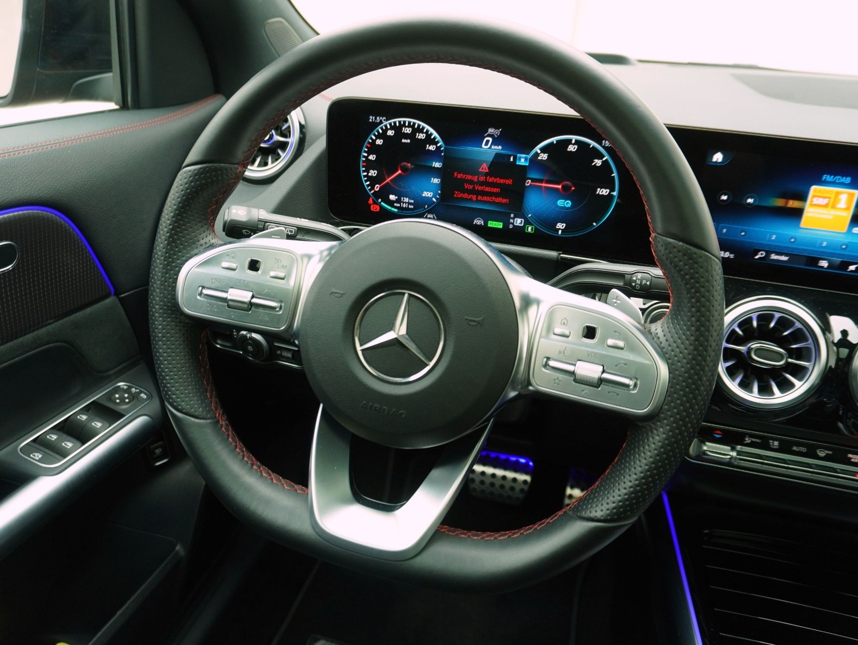 MERCEDES-BENZ EQA 350 Swiss Star AMG Line 4matic-image-10
