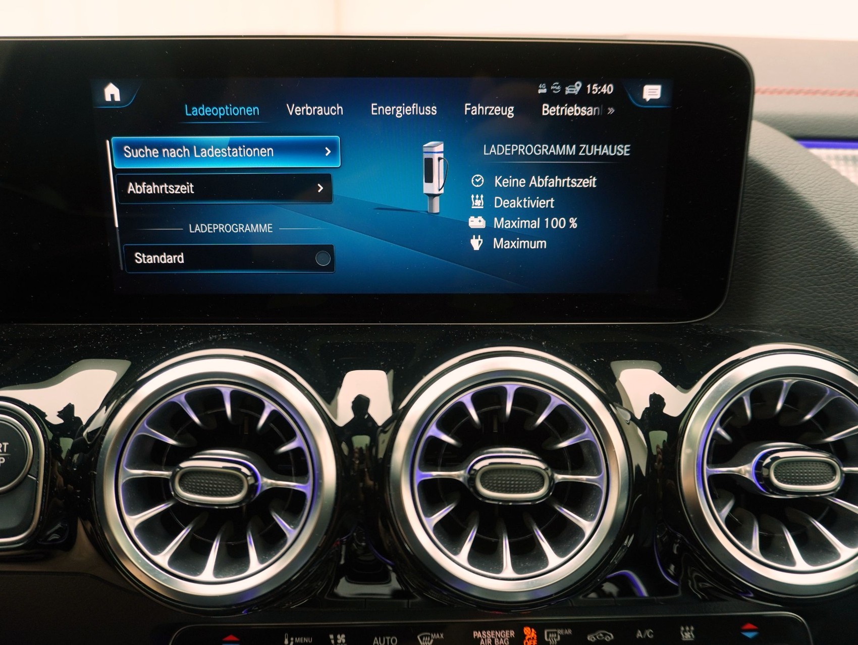 MERCEDES-BENZ EQA 350 Swiss Star AMG Line 4matic-image-18