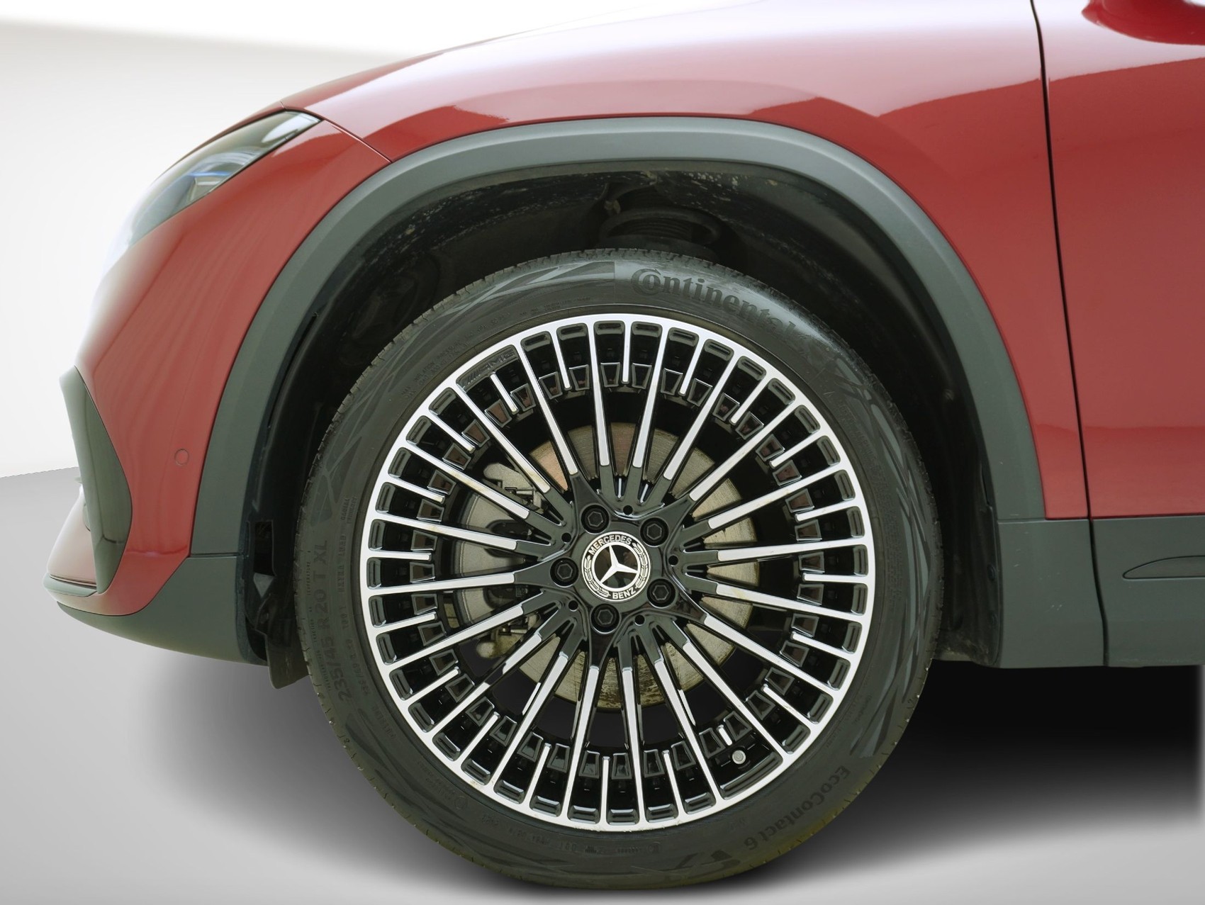 MERCEDES-BENZ EQA 350 Swiss Star AMG Line 4matic-image-5