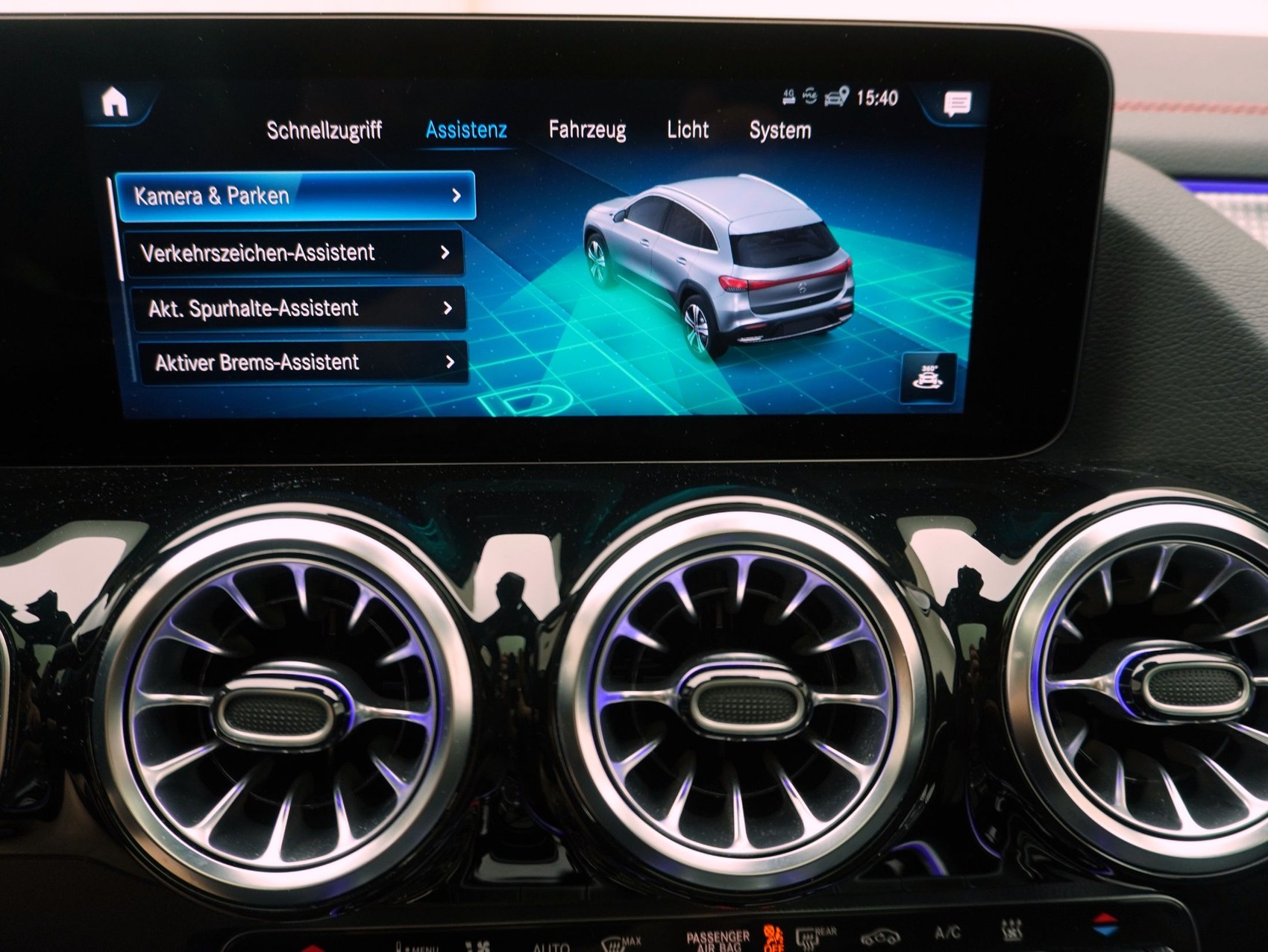 MERCEDES-BENZ EQA 350 Swiss Star AMG Line 4matic-image-22