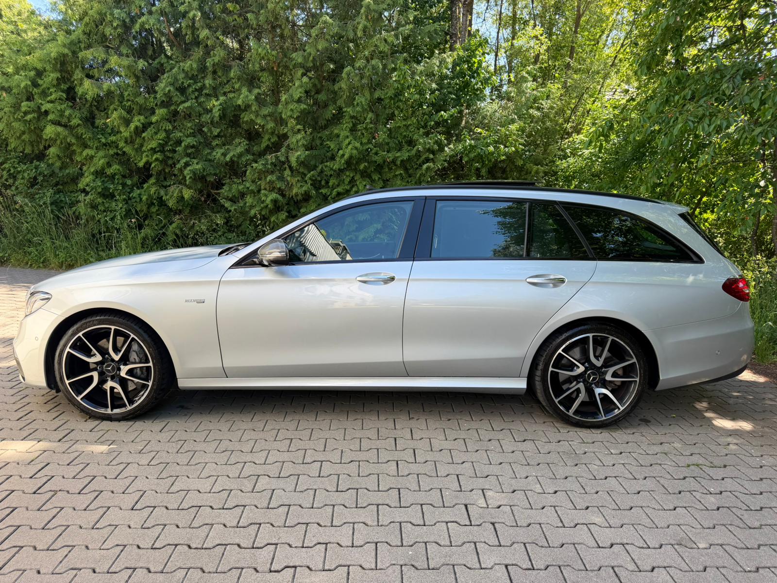 MERCEDES-BENZ E 43 AMG 4 Matic 9G-Tronic-showroom-element-2