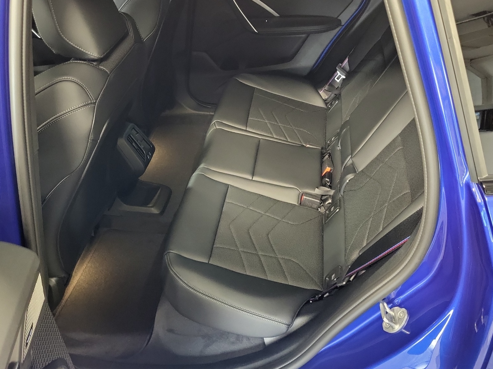 BMW iX1 xDrive 30 M Sport Pro-image-11