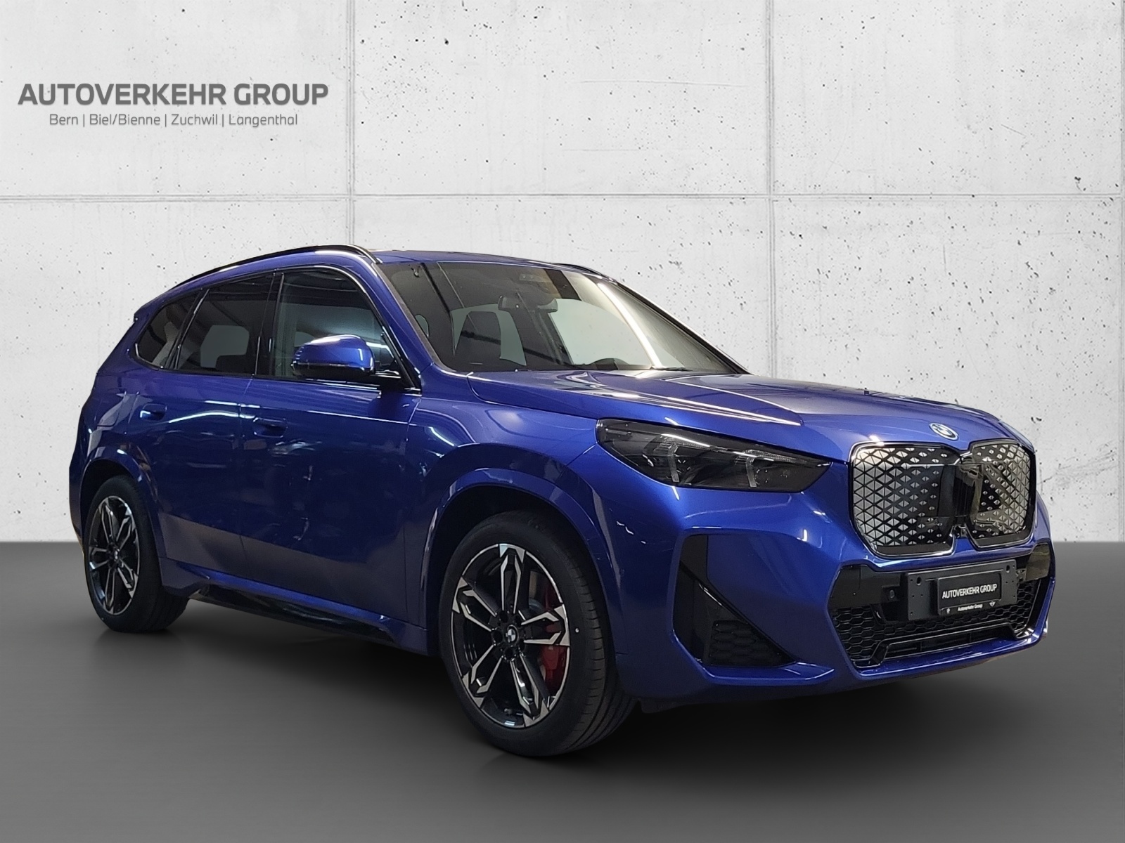 BMW iX1 xDrive 30 M Sport Pro-showroom-element-2
