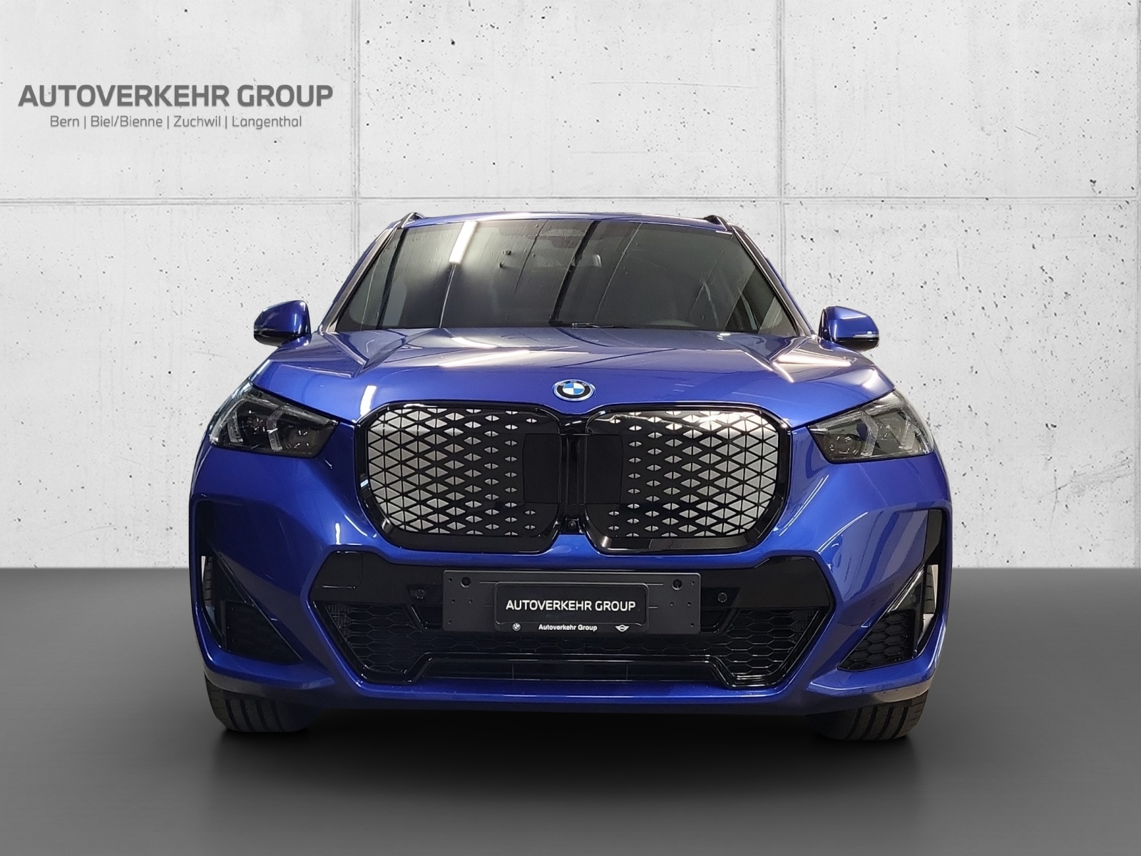 BMW iX1 xDrive 30 M Sport Pro-showroom-element-1