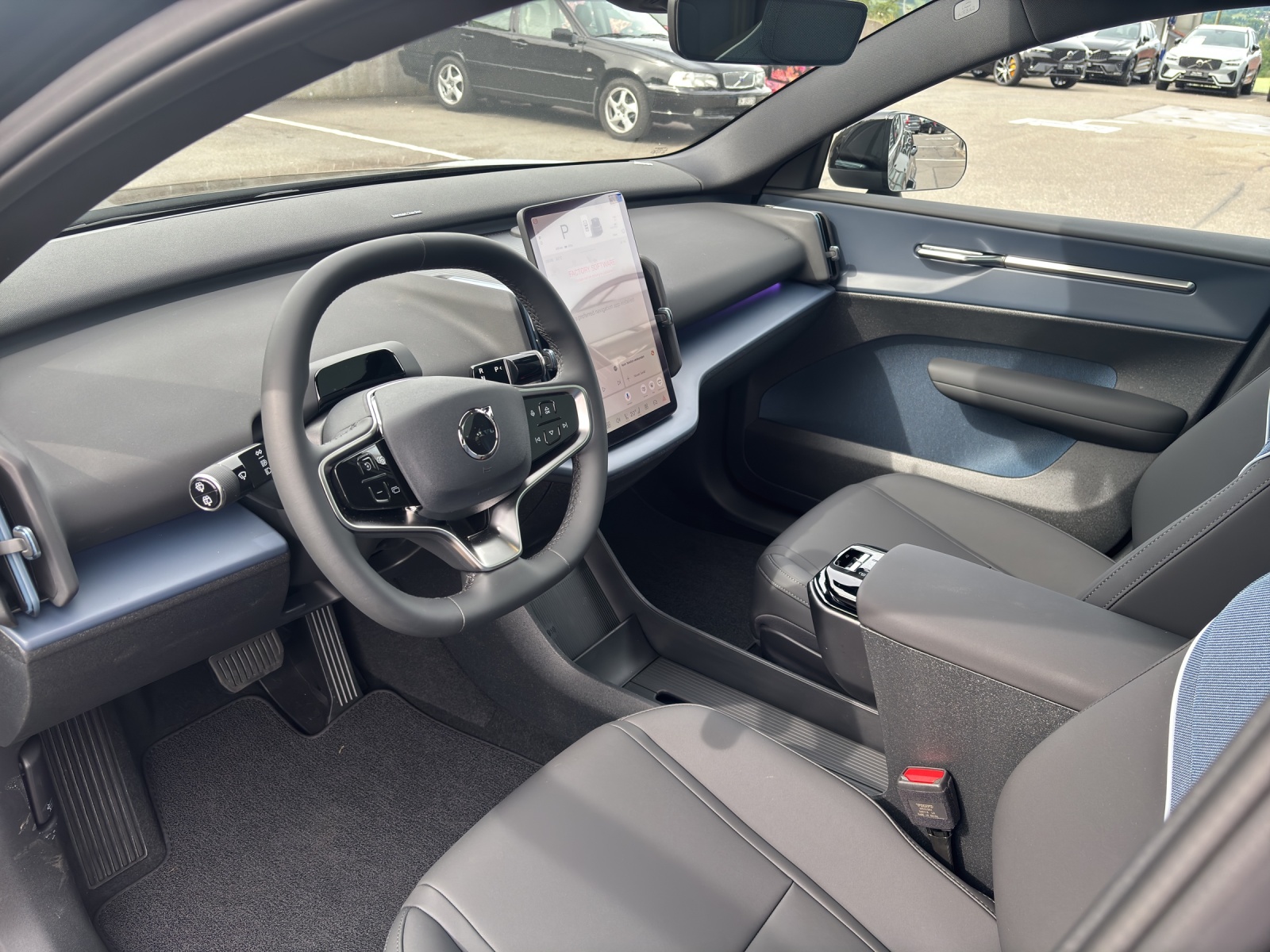 VOLVO EX30 CC E60 Twin Performance AWD-image-9