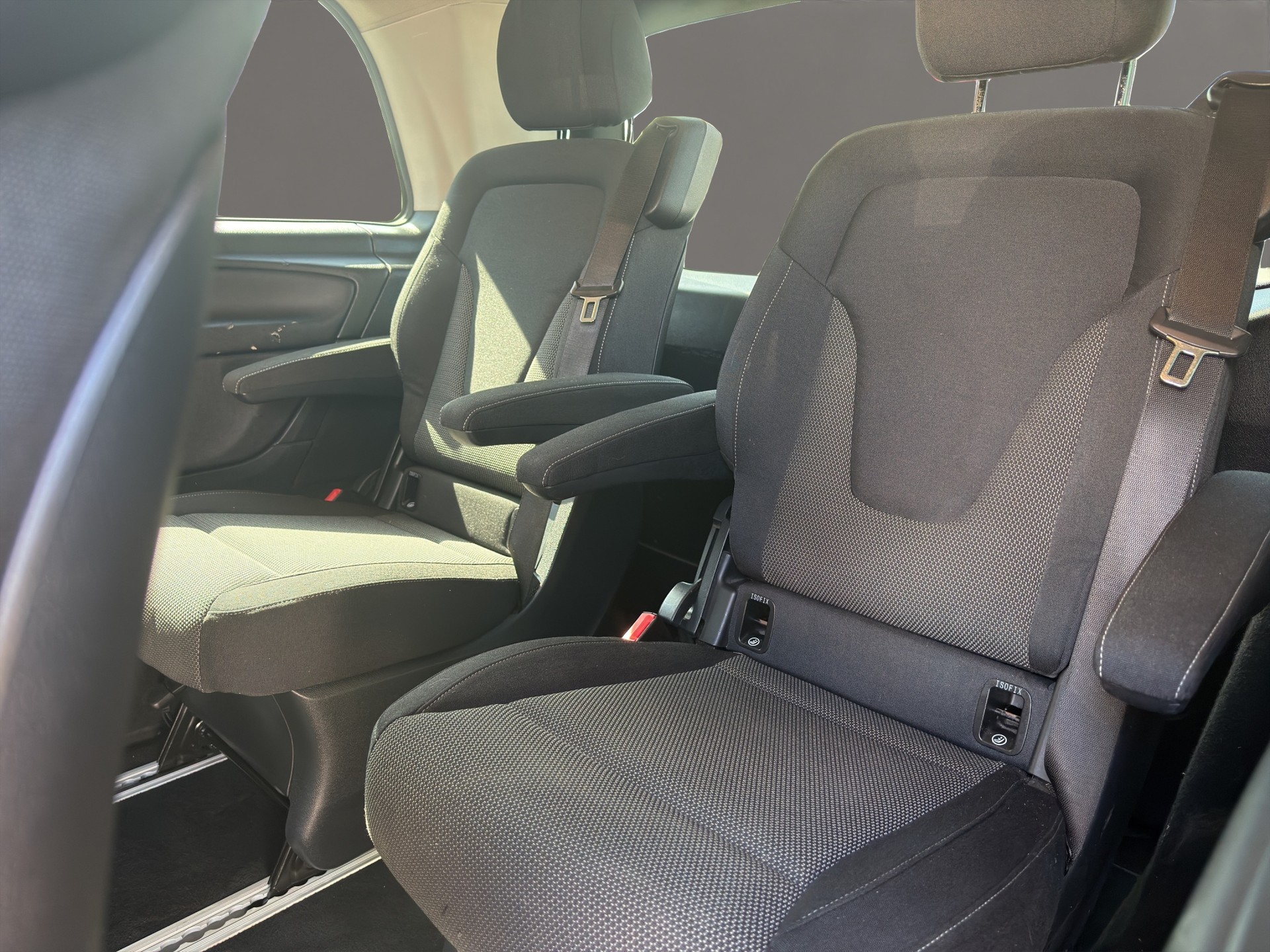 MERCEDES-BENZ V 220 d Avantgarde kompakt 7G-Tronic 6 Plätze-image-12
