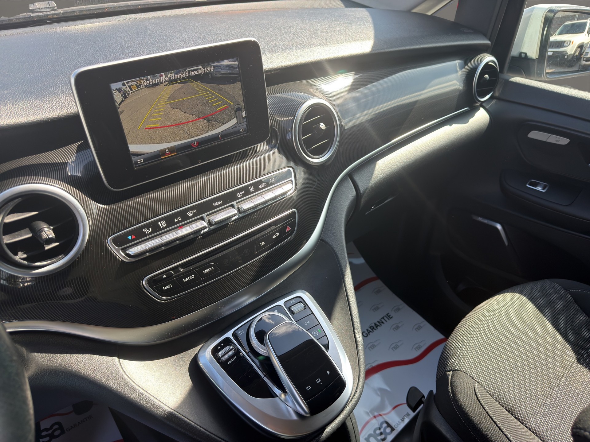 MERCEDES-BENZ V 220 d Avantgarde kompakt 7G-Tronic 6 Plätze-image-11