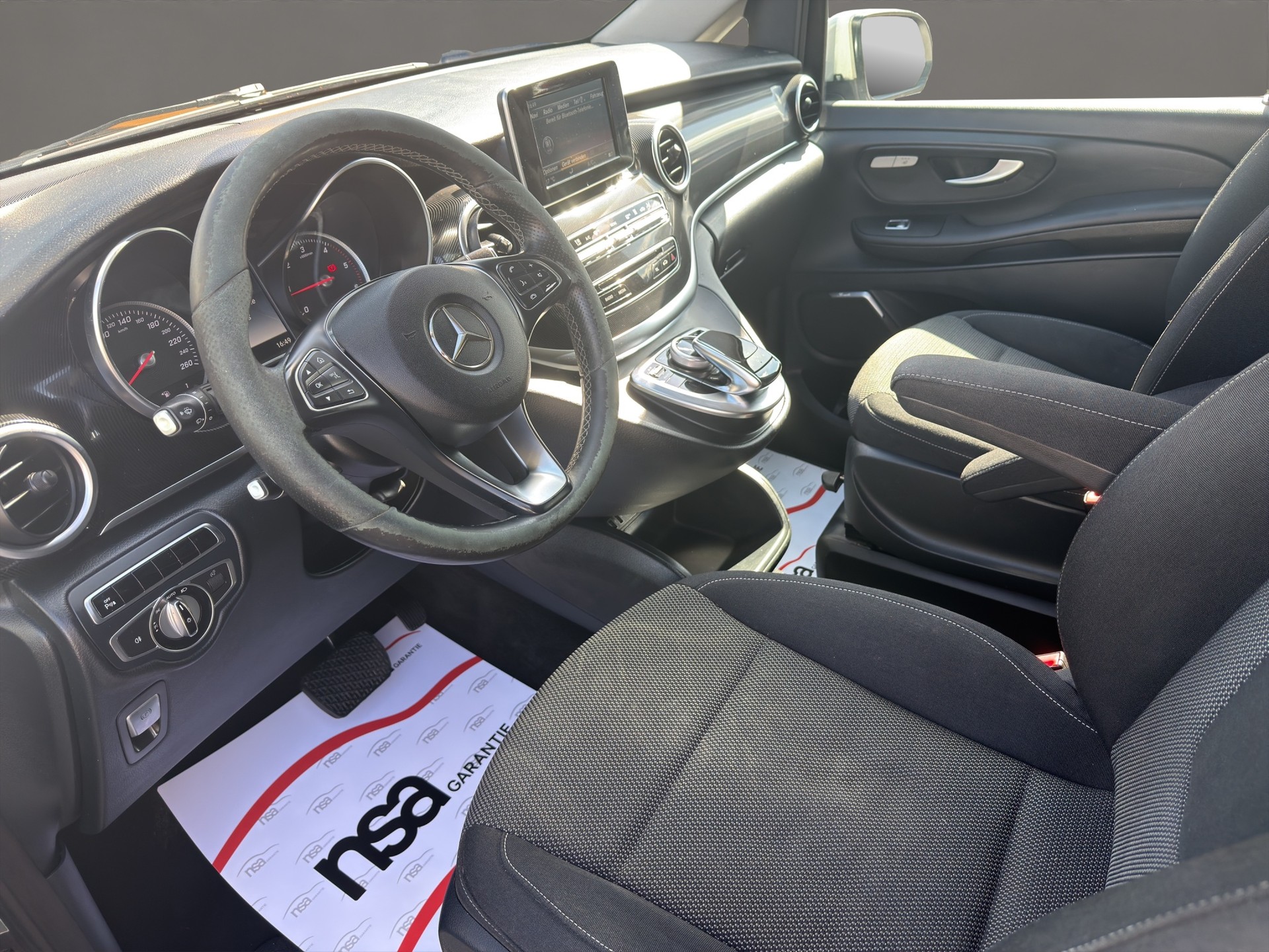 MERCEDES-BENZ V 220 d Avantgarde kompakt 7G-Tronic 6 Plätze-image-8