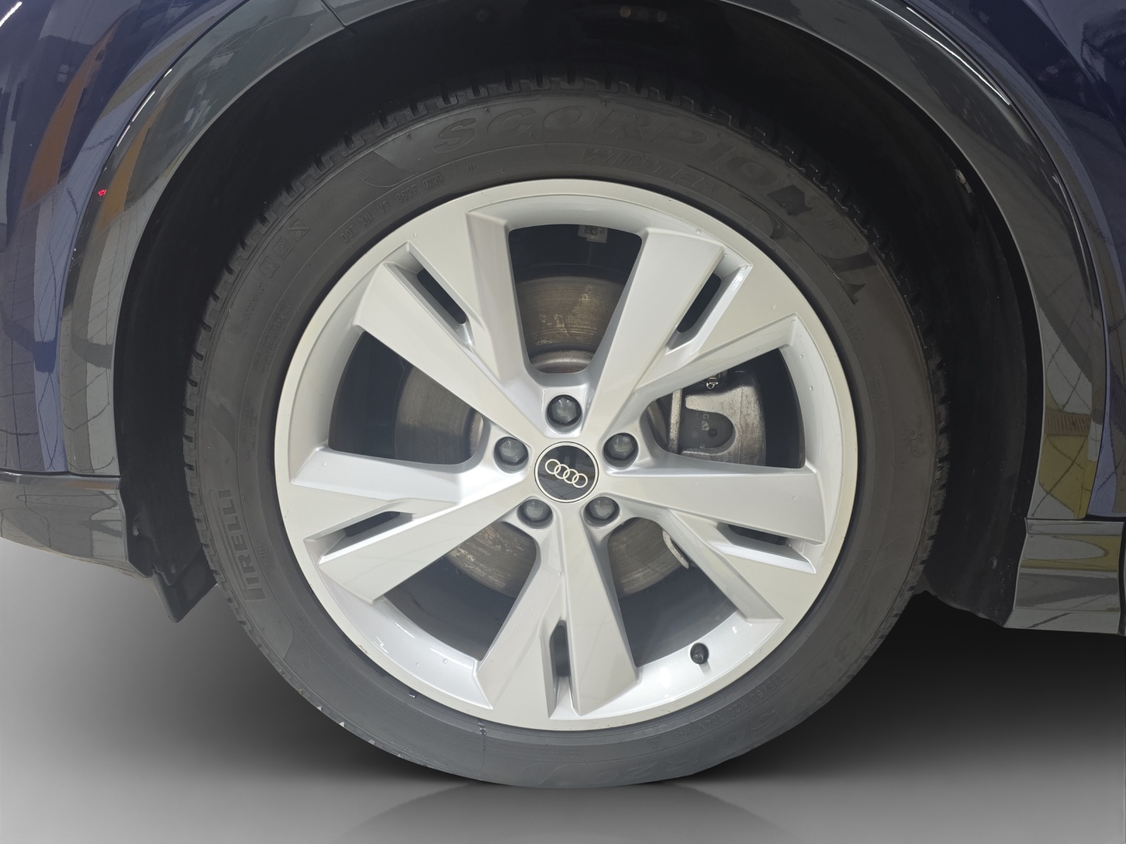 AUDI Q4 e-tron 50 quattro-image-14