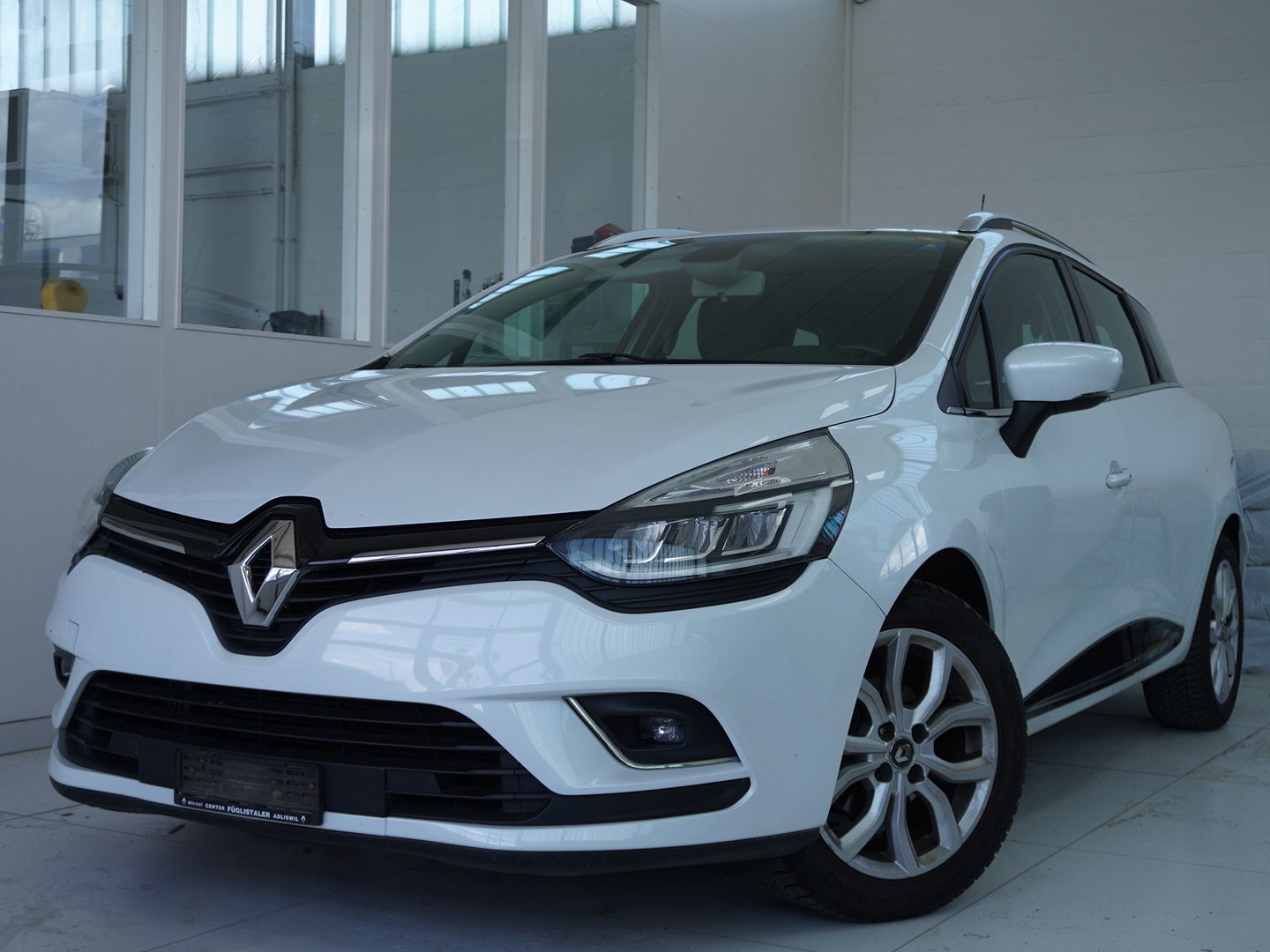 RENAULT Clio Grandtour 1.2 16V T Intens-image-0