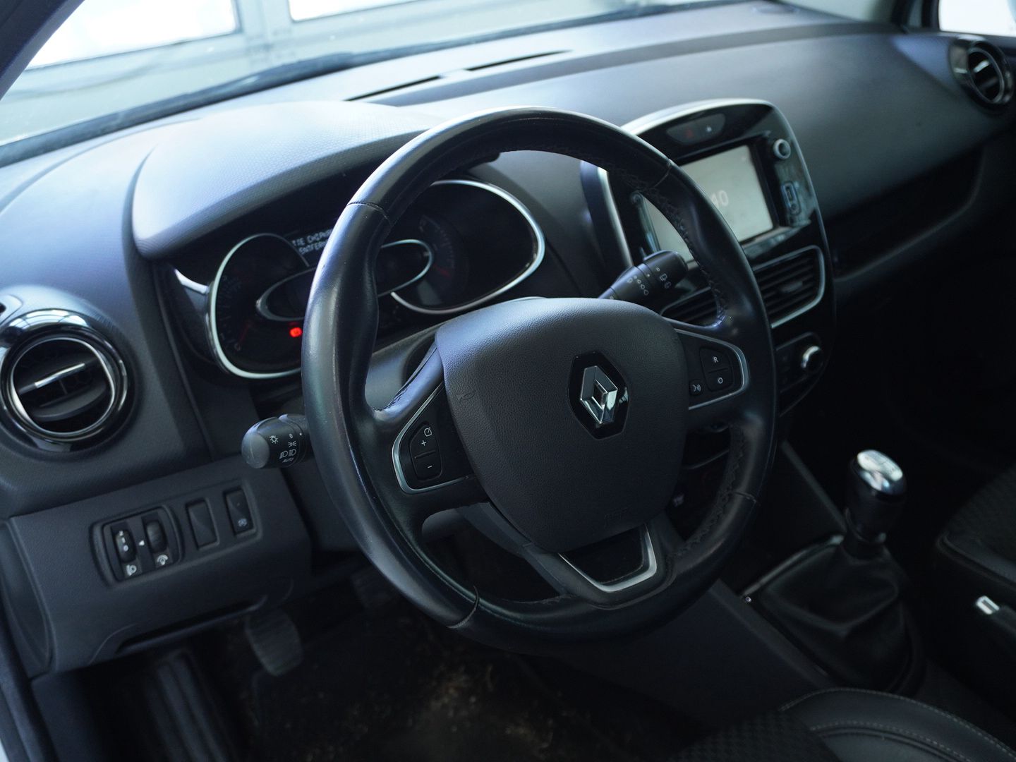 RENAULT Clio Grandtour 1.2 16V T Intens-image-2
