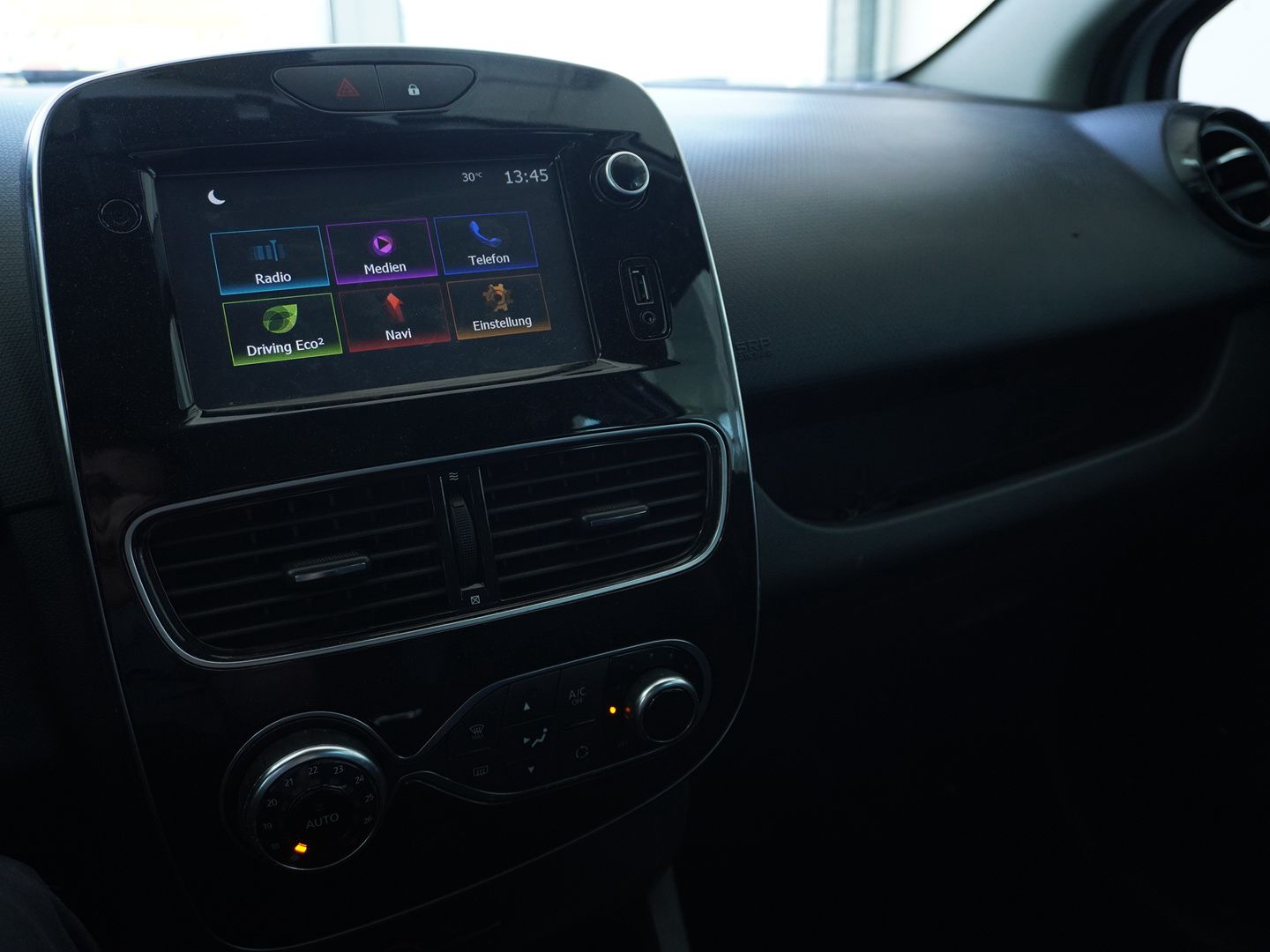 RENAULT Clio Grandtour 1.2 16V T Intens-image-5