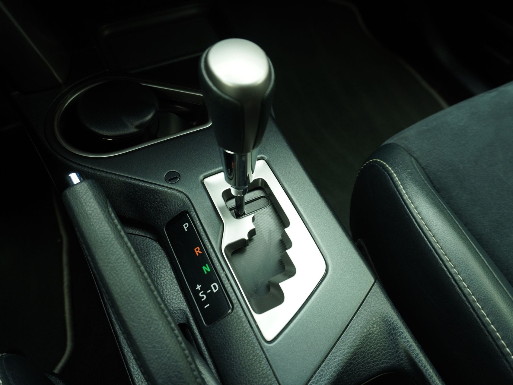 TOYOTA RAV4 2.5 HSD Sapphire-image-14