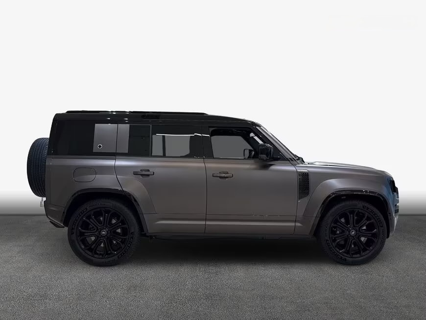 LAND ROVER Defender 110 635 V8 4.4 Octa AT8-image-2