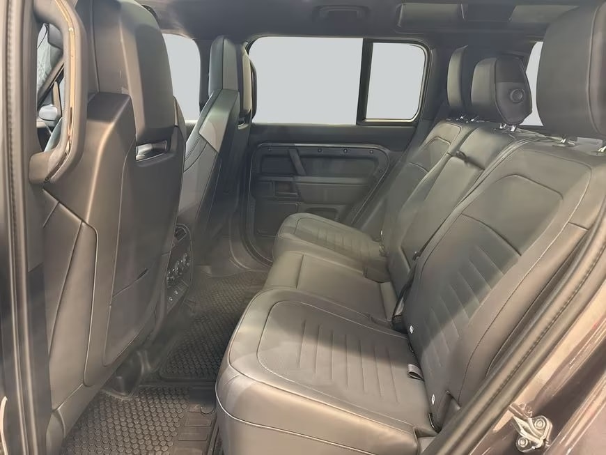 LAND ROVER Defender 110 635 V8 4.4 Octa AT8-image-8