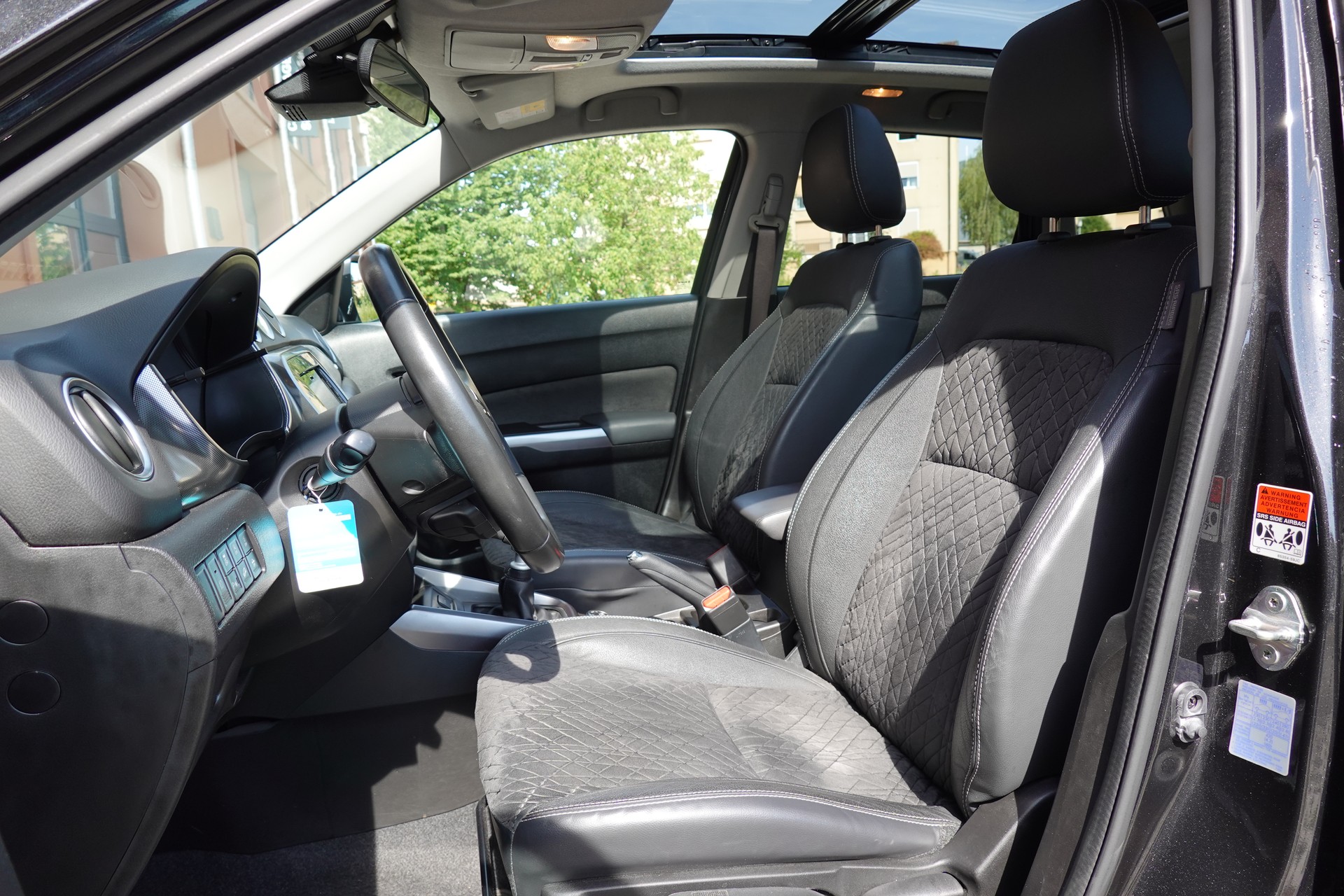 SUZUKI Vitara 1.4 Boosterjet Generation Top Hybrid - "Toit Ouvrant * 8 Roues Complètes * Clim. Auto-image-24