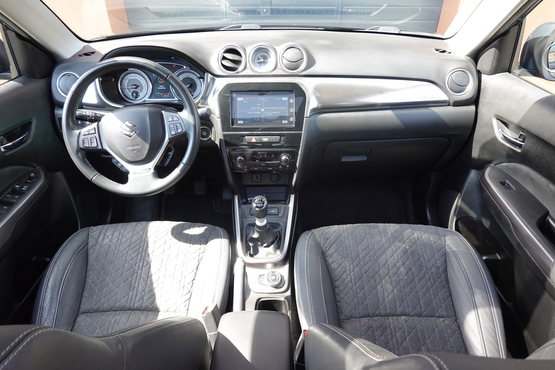 SUZUKI Vitara 1.4 Boosterjet Generation Top Hybrid - "Toit Ouvrant * 8 Roues Complètes * Clim. Auto-image-10