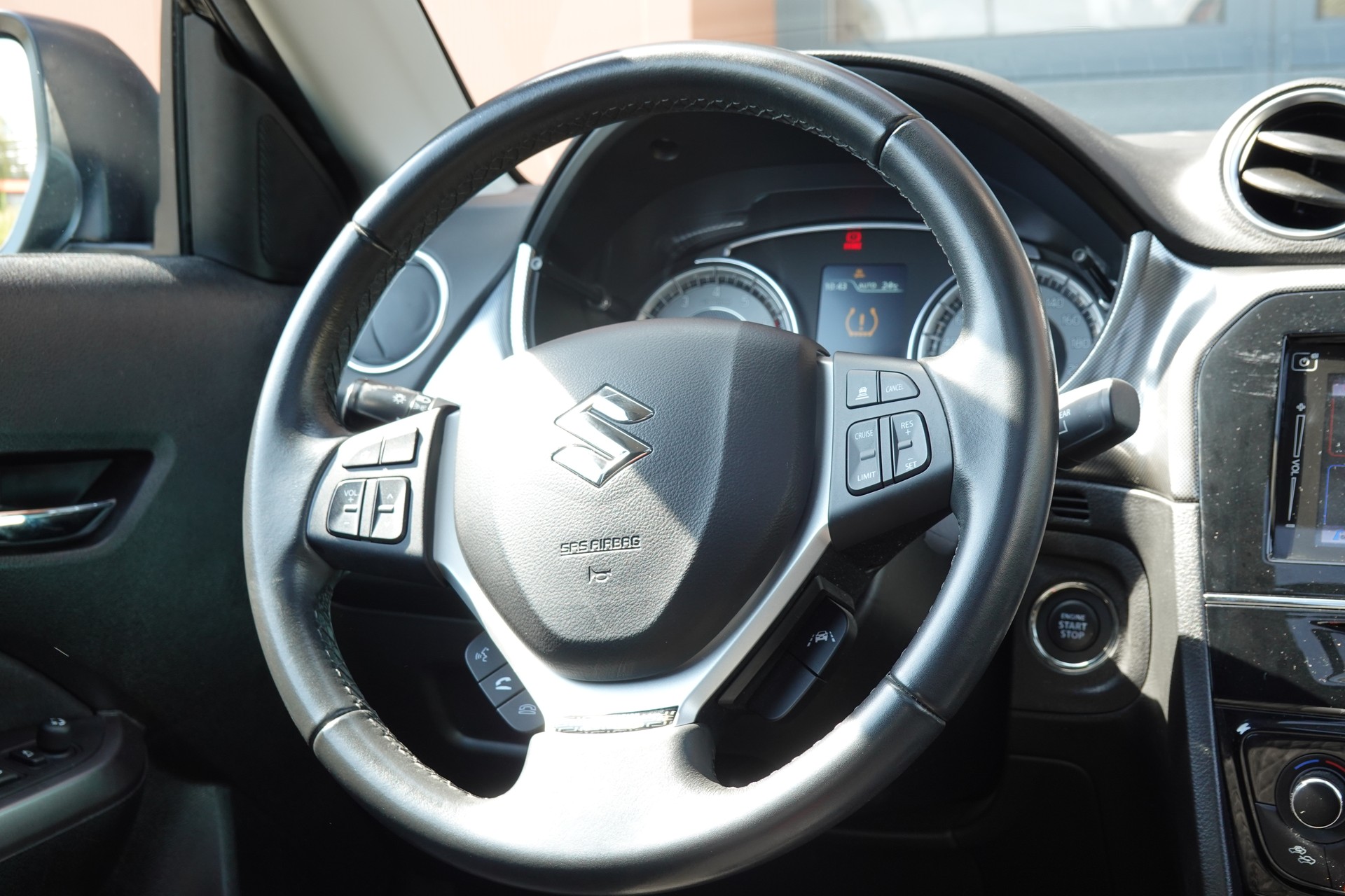 SUZUKI Vitara 1.4 Boosterjet Generation Top Hybrid - "Toit Ouvrant * 8 Roues Complètes * Clim. Auto-image-11