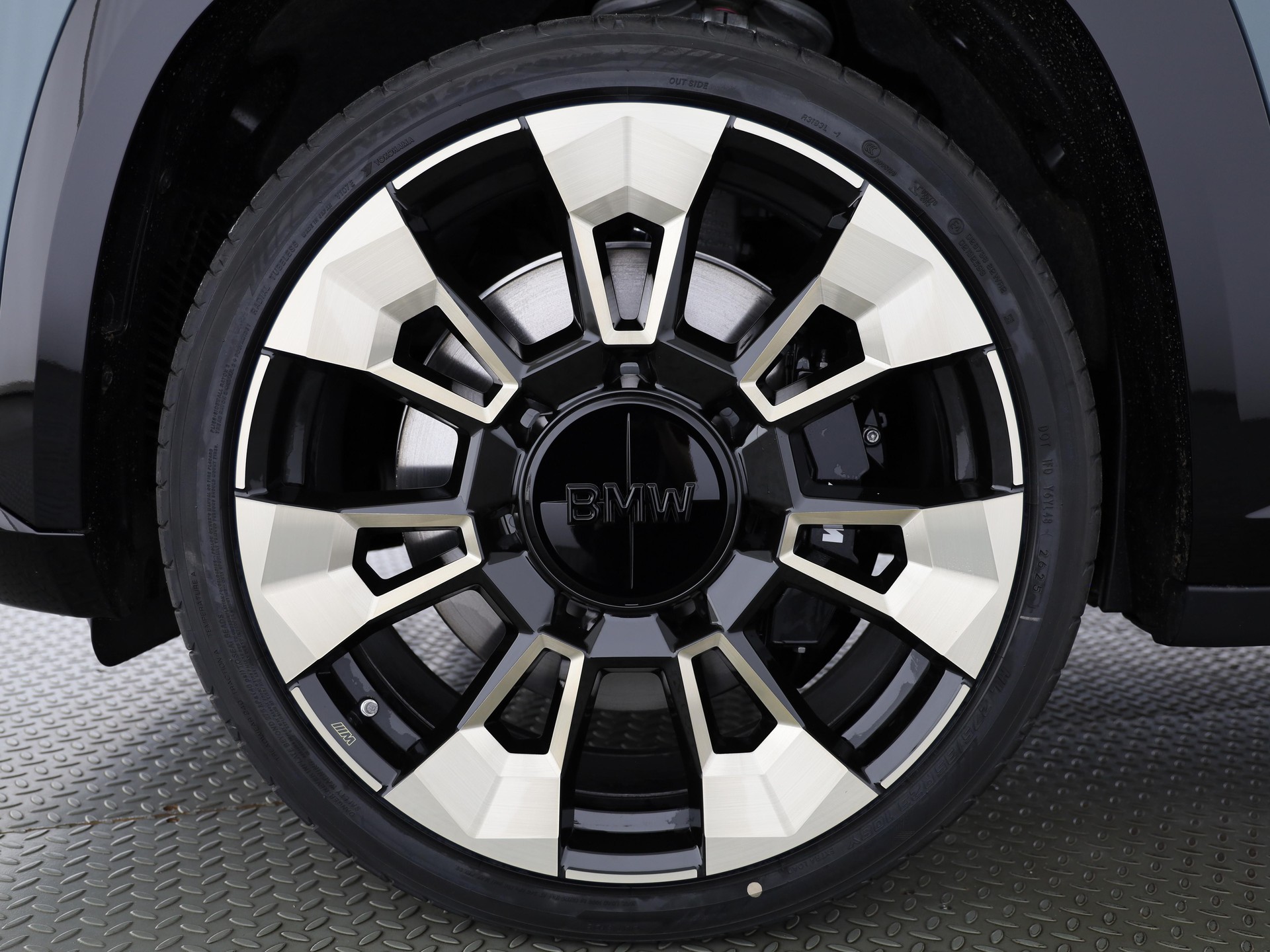 BMW XM Label Plug-in Hybrid-image-22