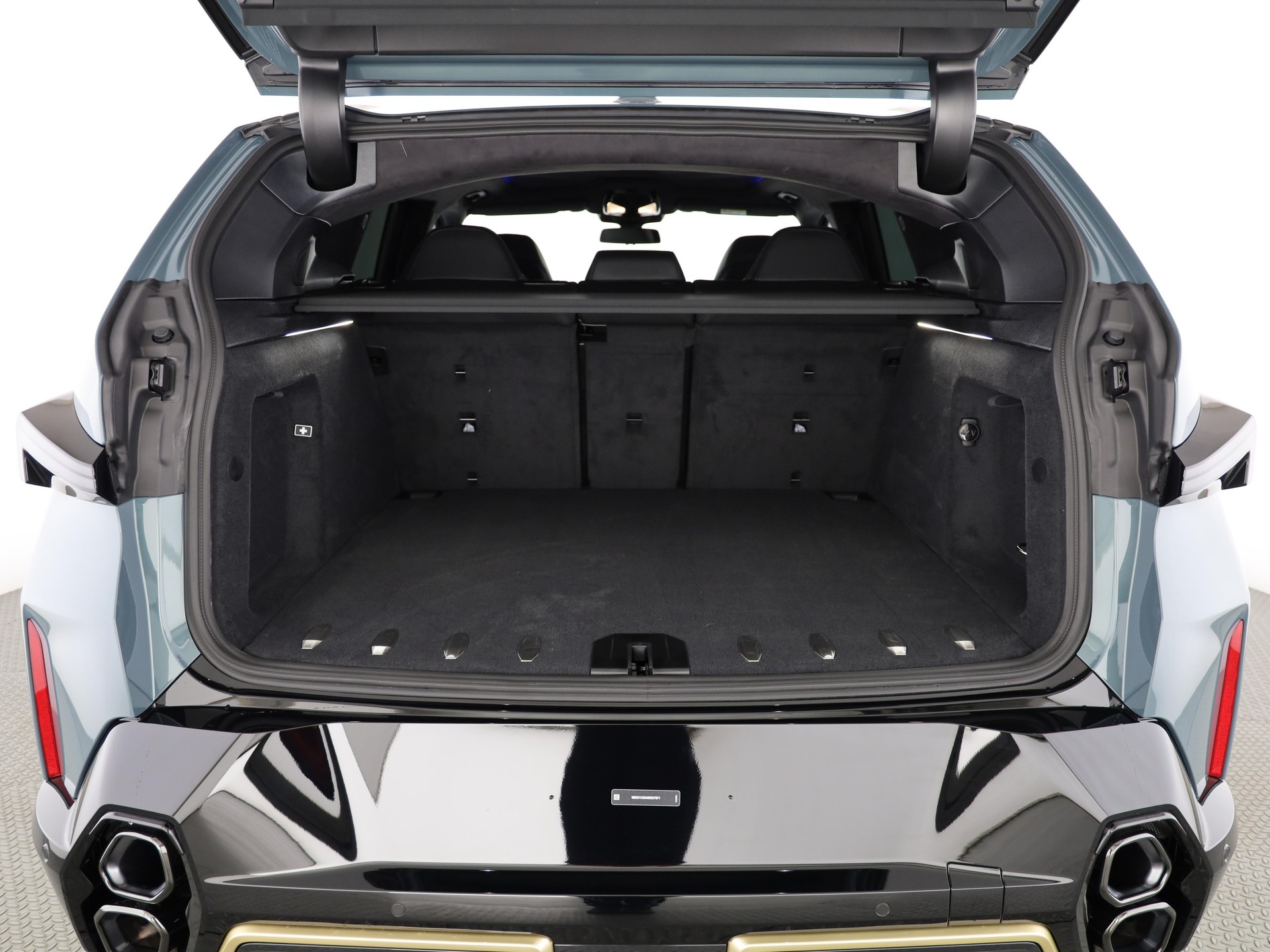 BMW XM Label Plug-in Hybrid-image-6