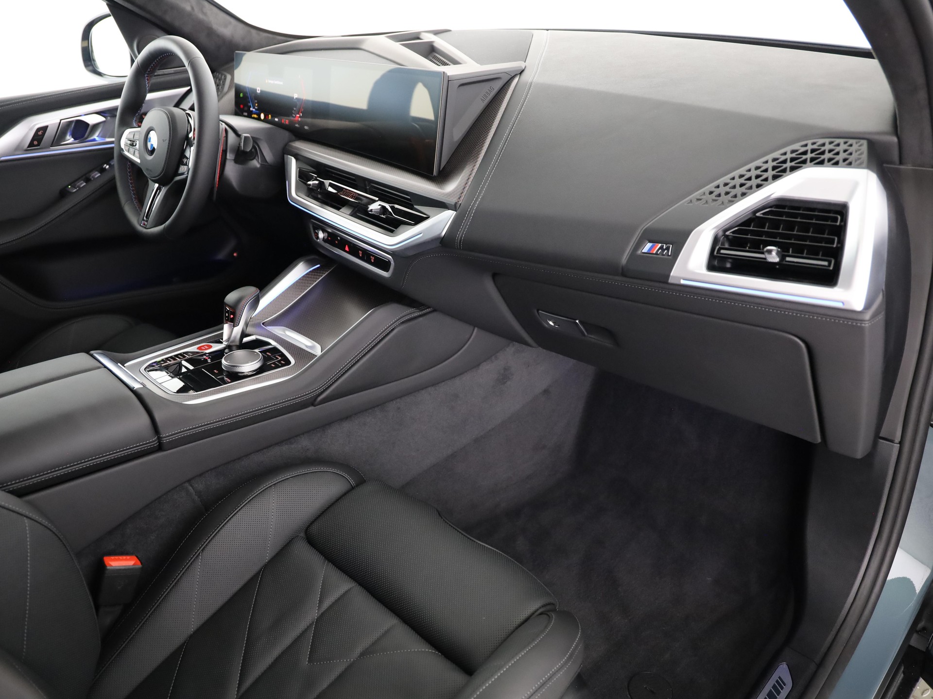 BMW XM Label Plug-in Hybrid-image-12